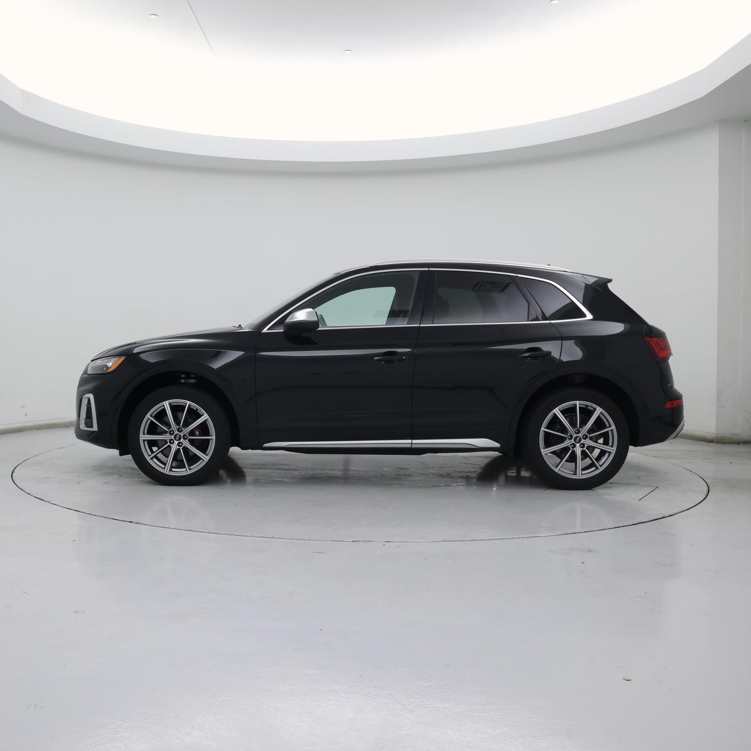 Thumbnail: 2022 Audi SQ5 - 3