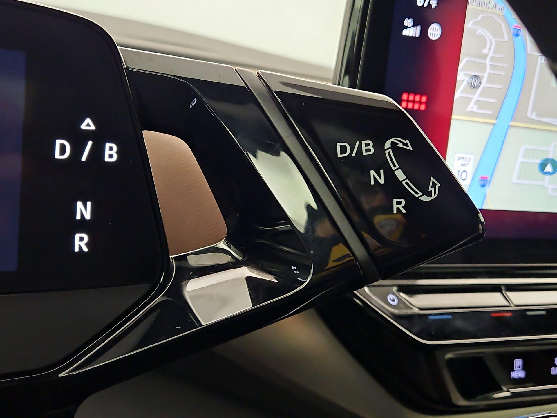 Thumbnail: 2023 Volkswagen ID.4 - 18