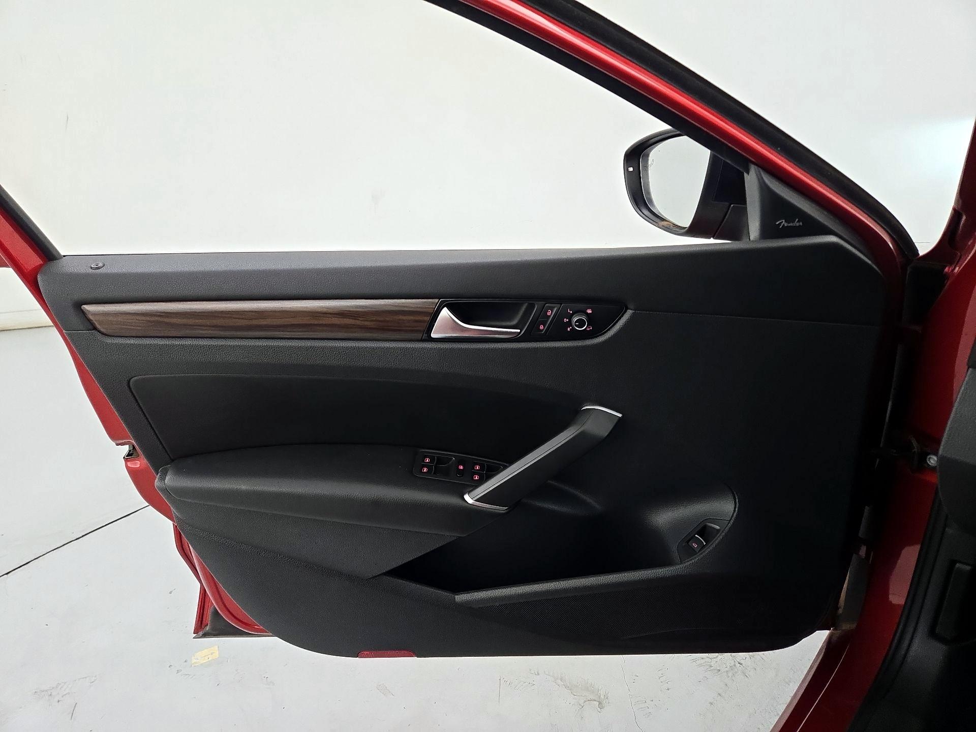 Thumbnail: 2022 Volkswagen Passat - 12