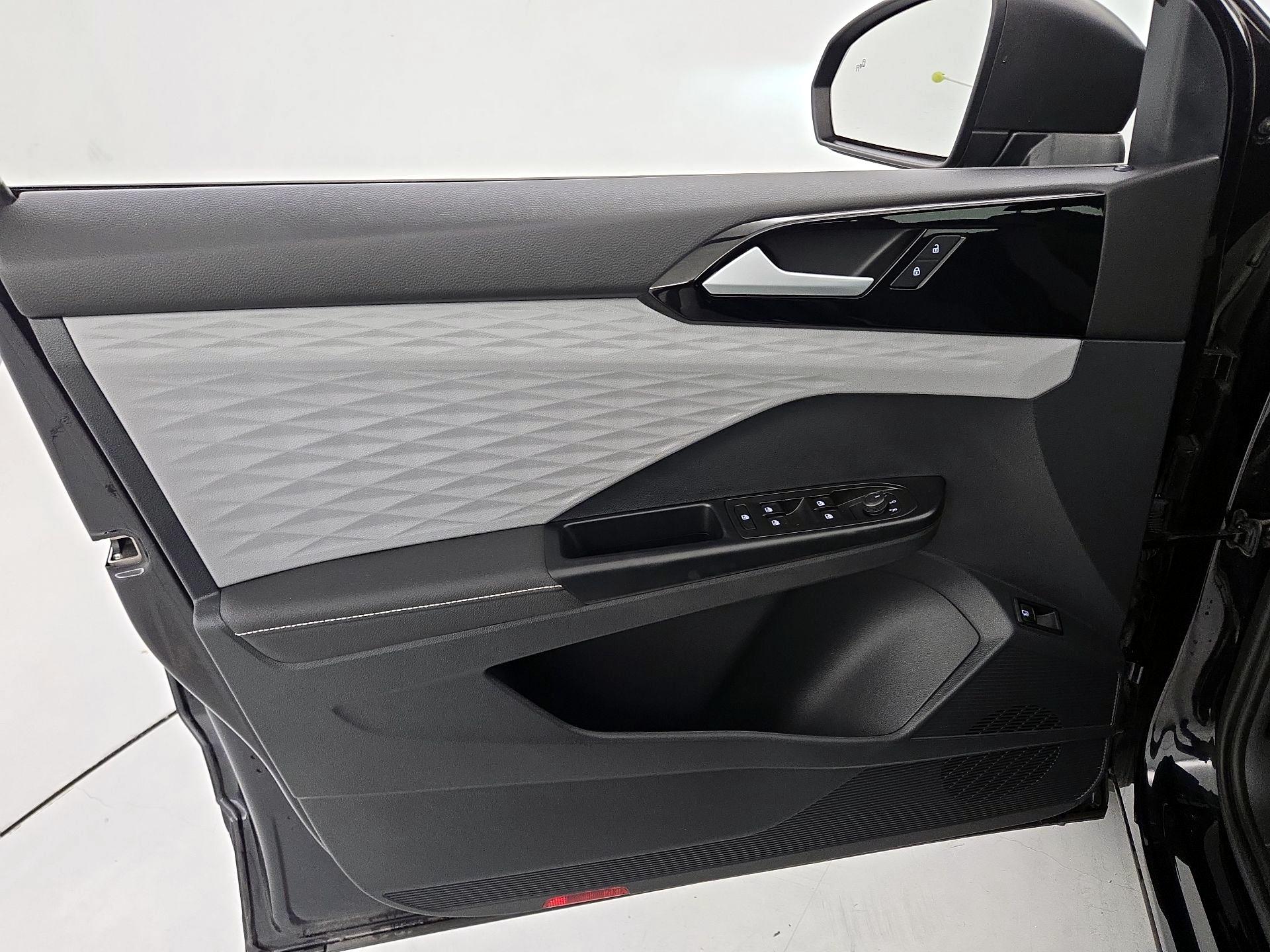 Thumbnail: 2024 Volkswagen Taos - 12