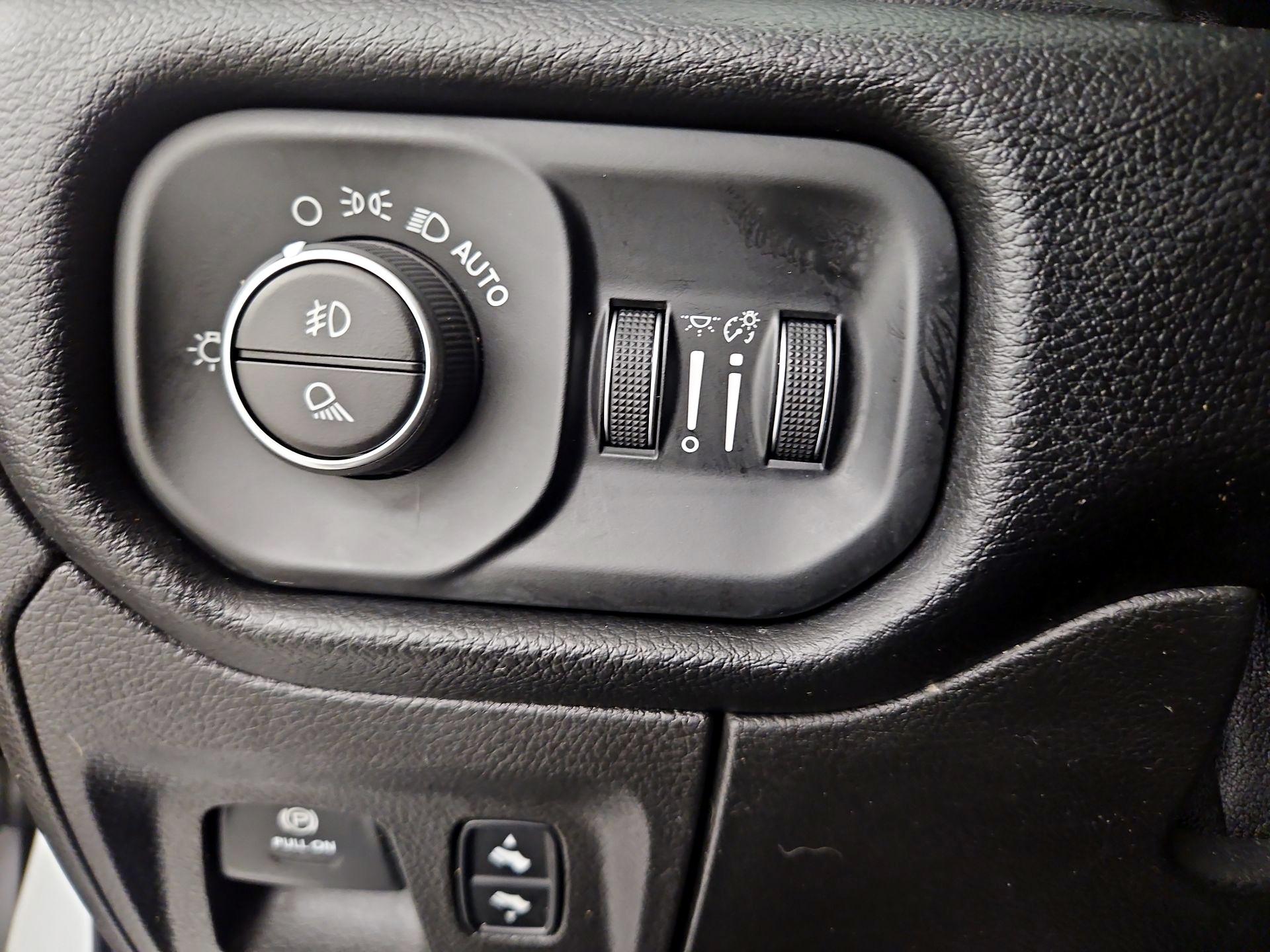 Thumbnail: 2019 RAM 1500 - 13
