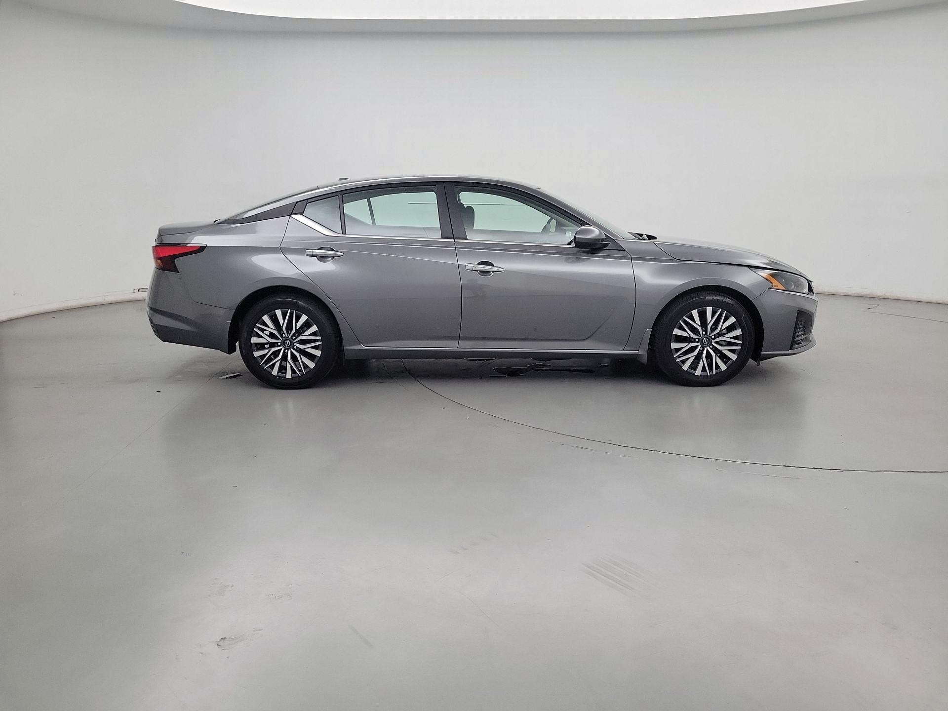 Thumbnail: 2023 Nissan Altima - 4