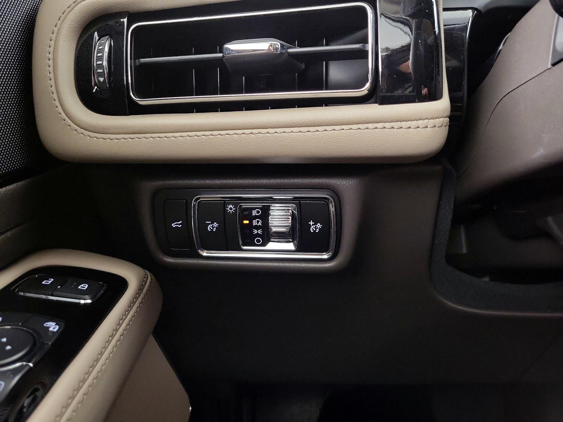 Thumbnail: 2023 Lincoln Aviator - 13