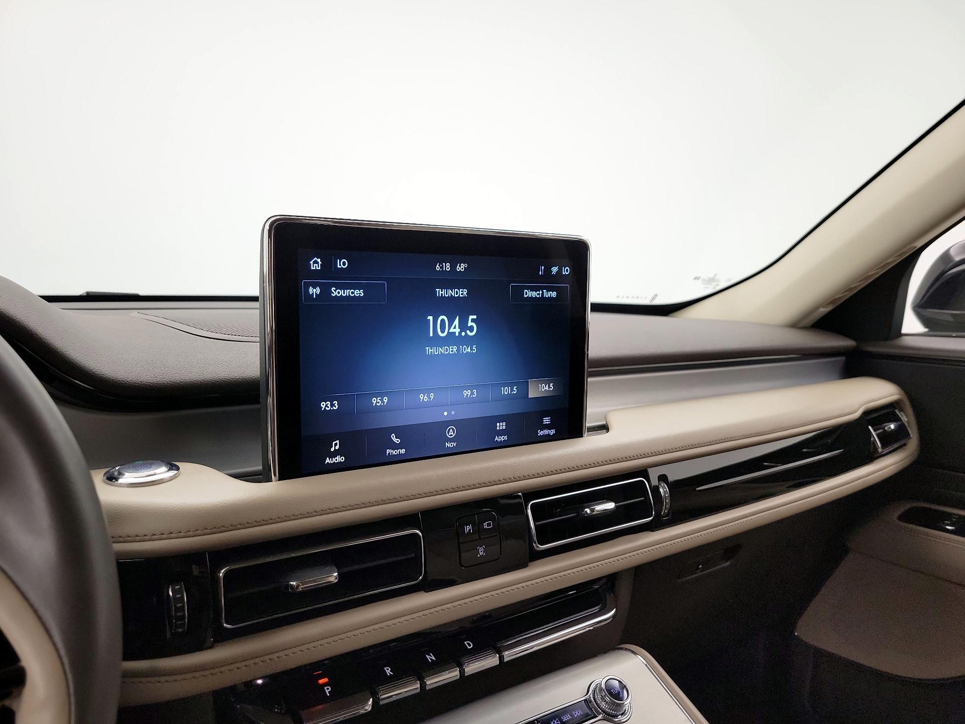 Thumbnail: 2023 Lincoln Aviator - 16