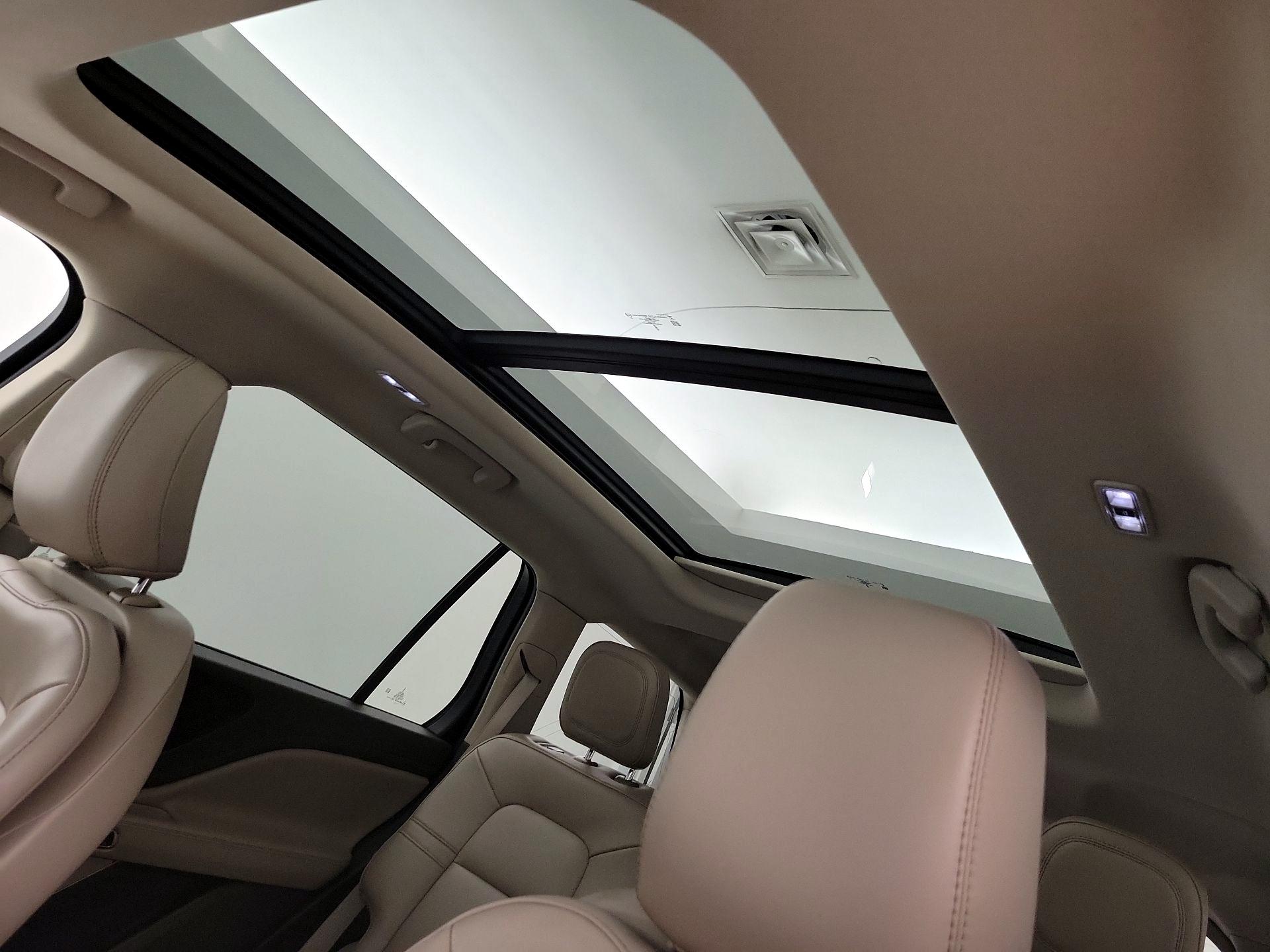 Thumbnail: 2023 Lincoln Aviator - 20