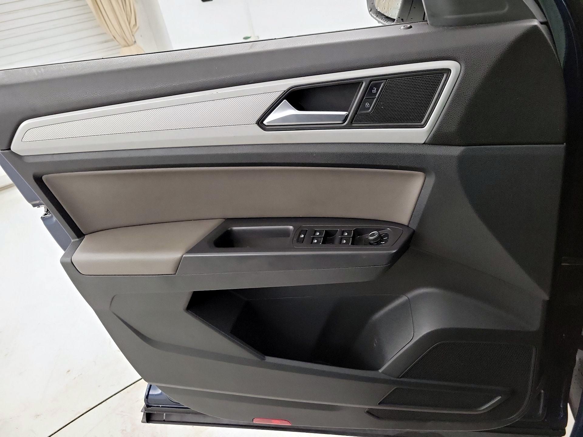 Thumbnail: 2021 Volkswagen Atlas - 12