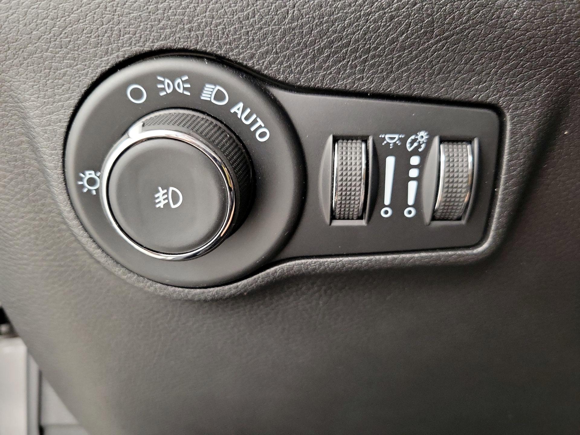 Thumbnail: 2022 Jeep Compass - 13