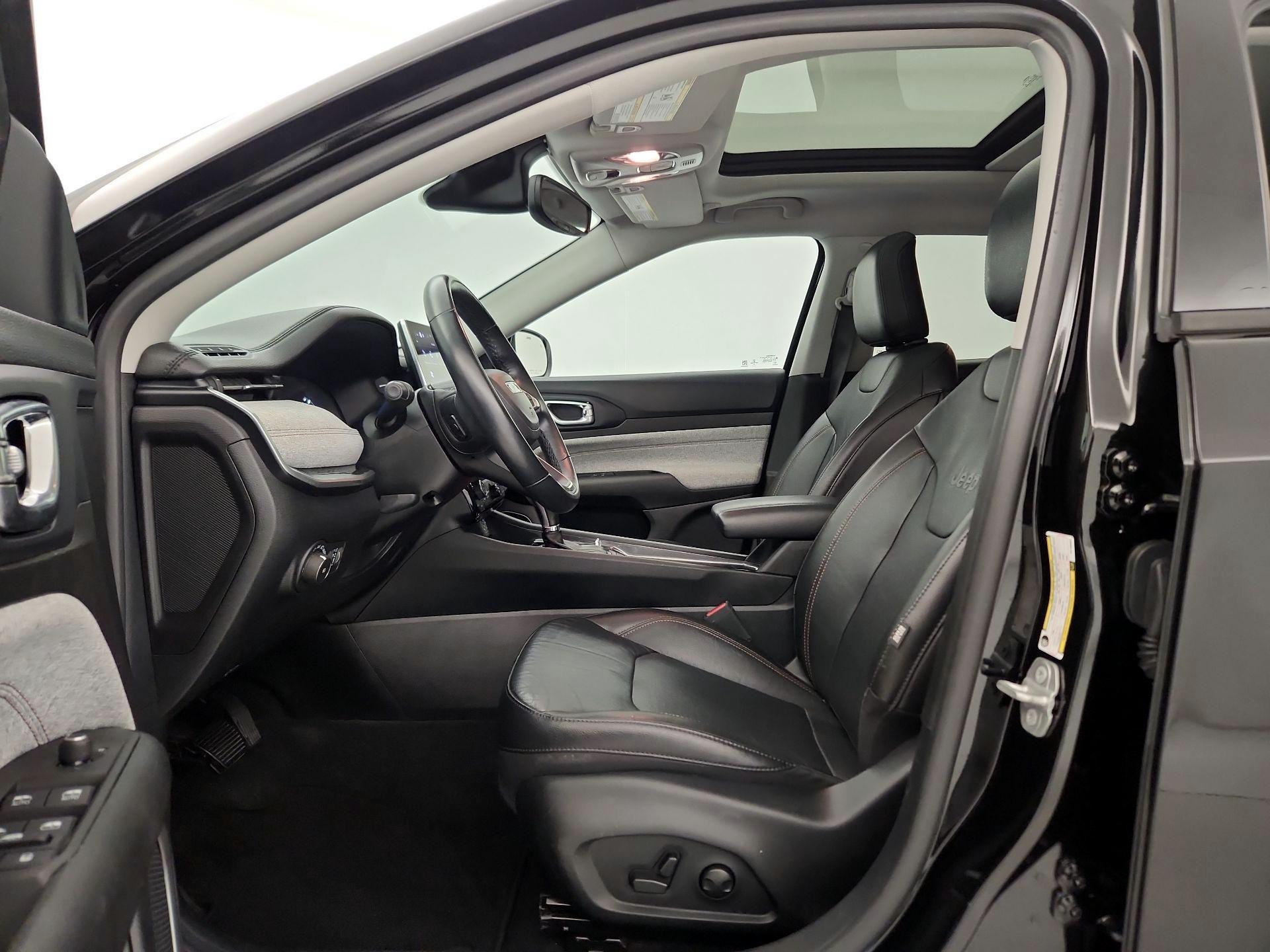 Thumbnail: 2022 Jeep Compass - 11