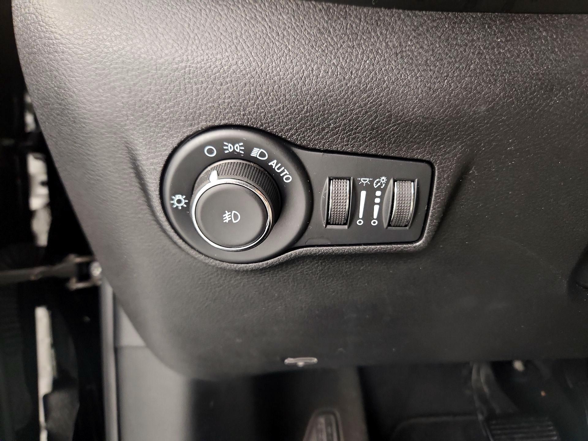 Thumbnail: 2022 Jeep Compass - 13