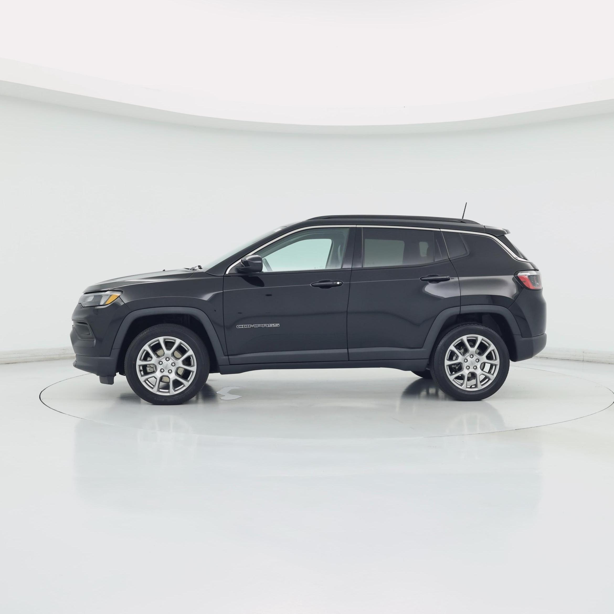 Thumbnail: 2022 Jeep Compass - 3