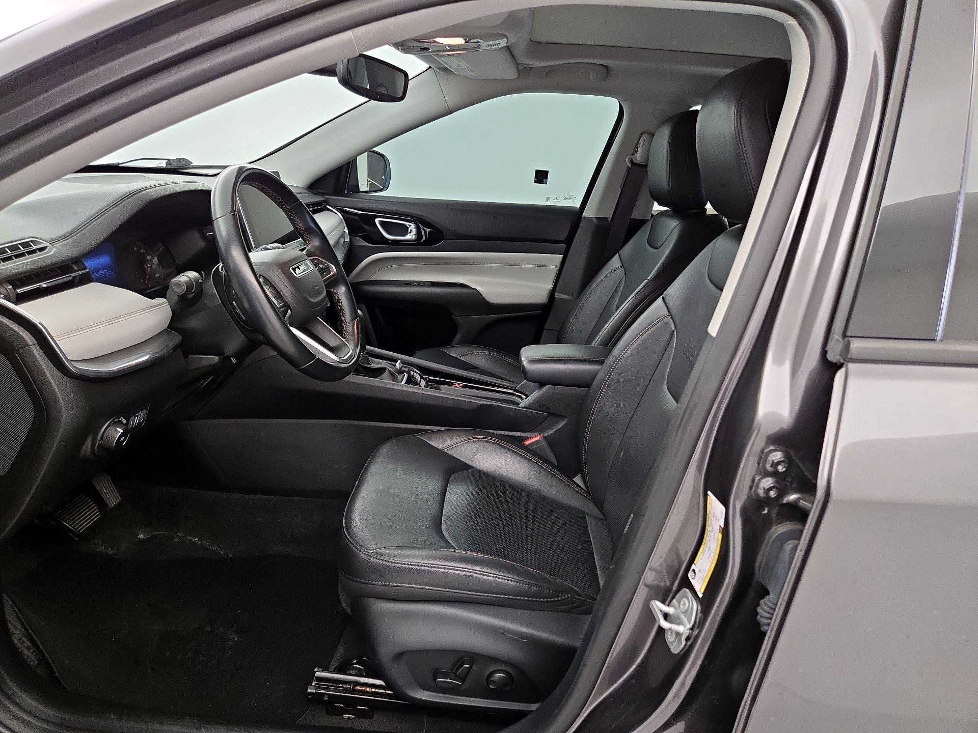 Thumbnail: 2022 Jeep Compass - 11