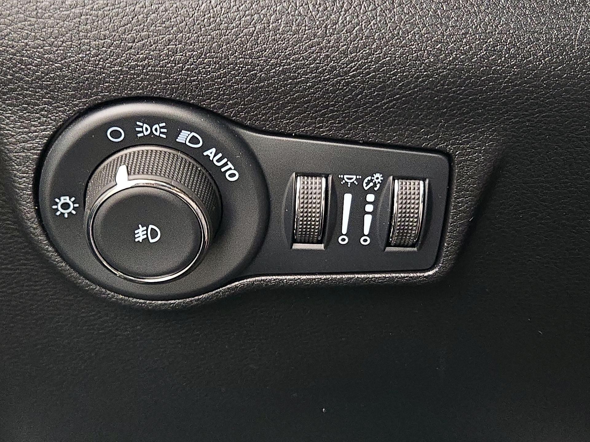 Thumbnail: 2022 Jeep Compass - 13