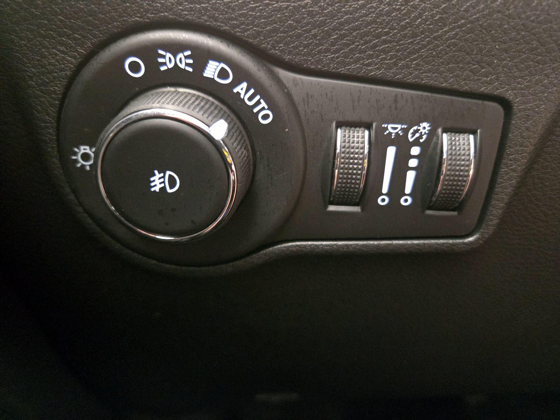 Thumbnail: 2022 Jeep Compass - 13