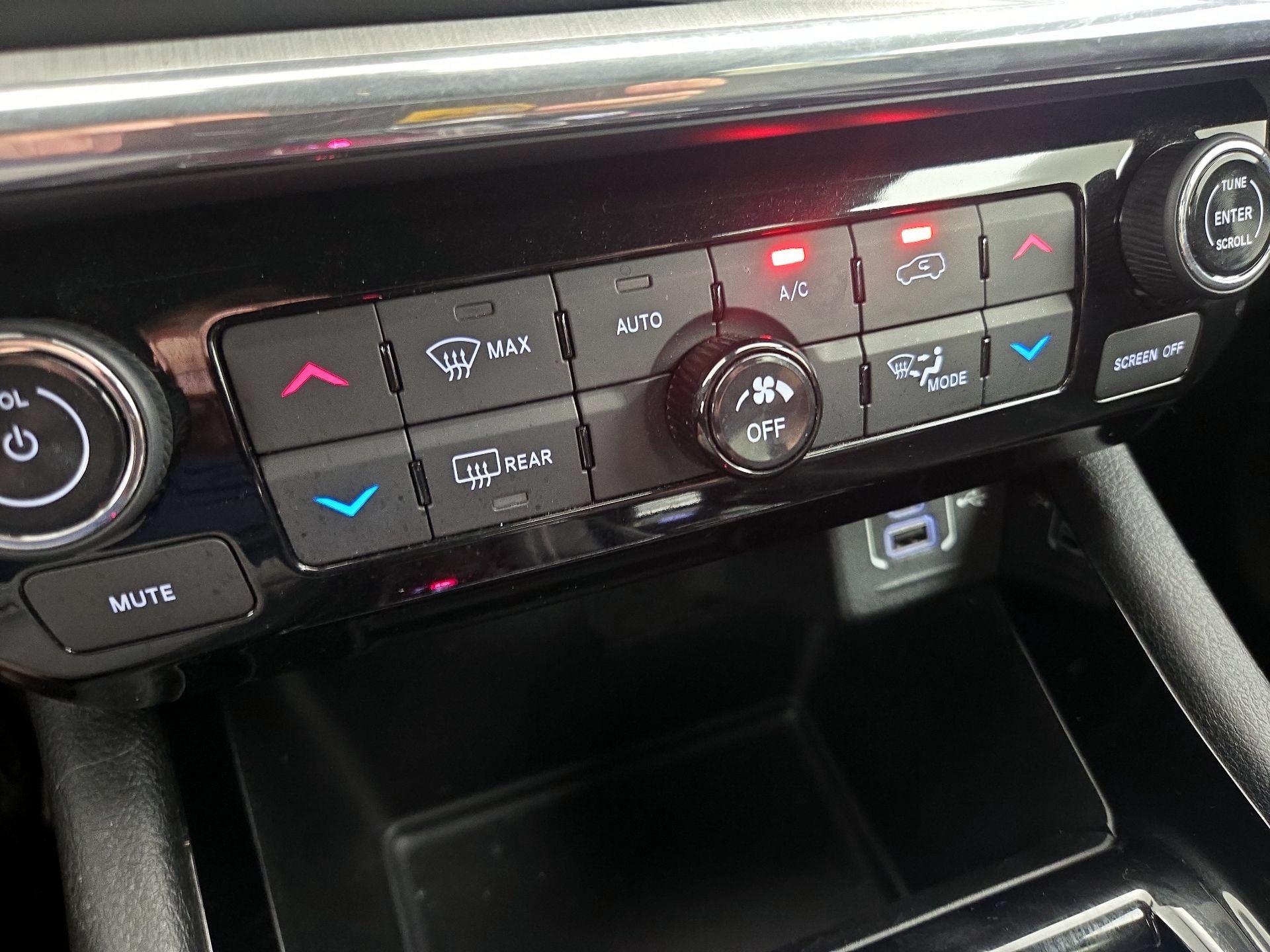 Thumbnail: 2022 Jeep Compass - 17
