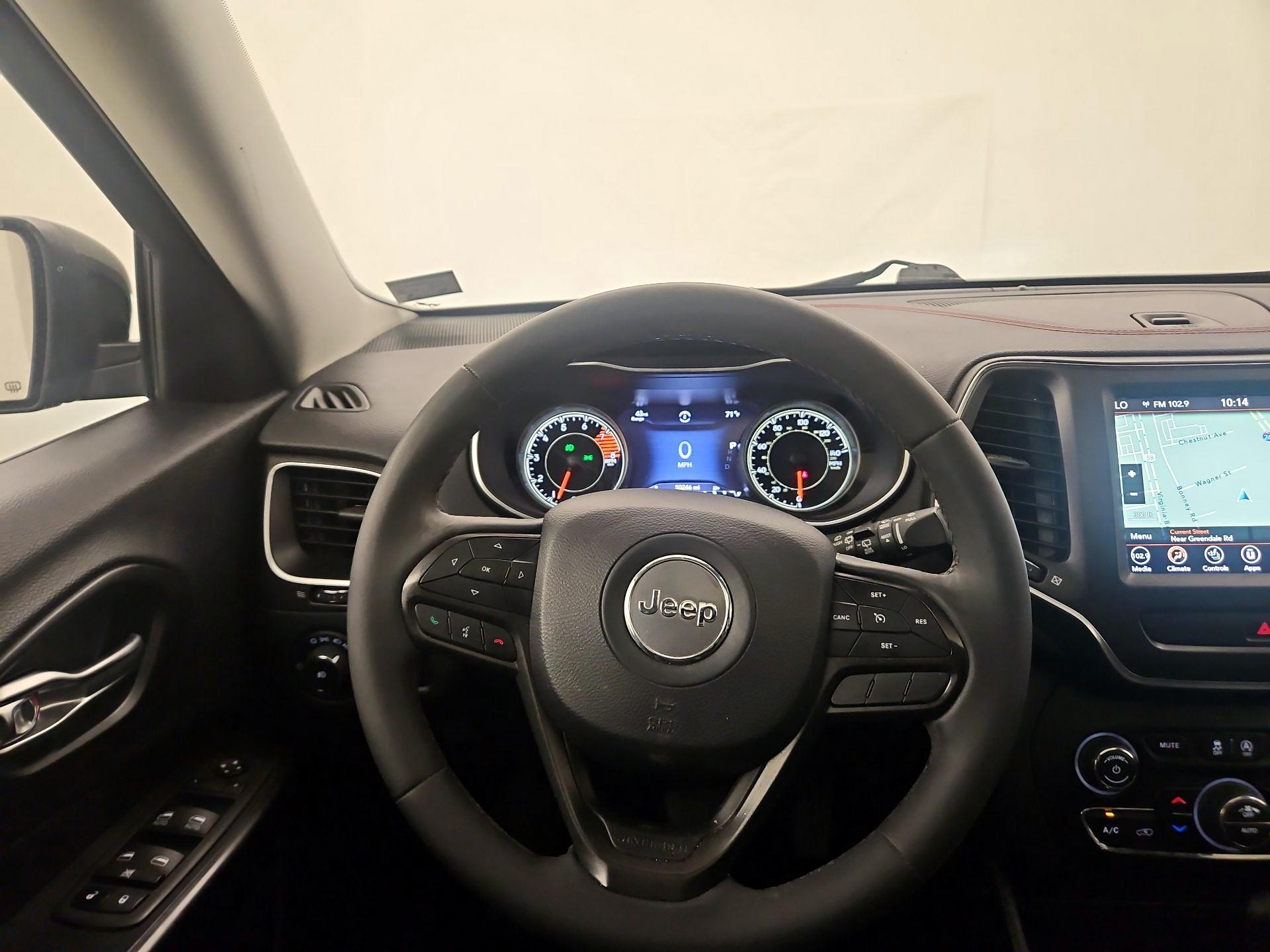 Thumbnail: 2022 Jeep Cherokee - 10