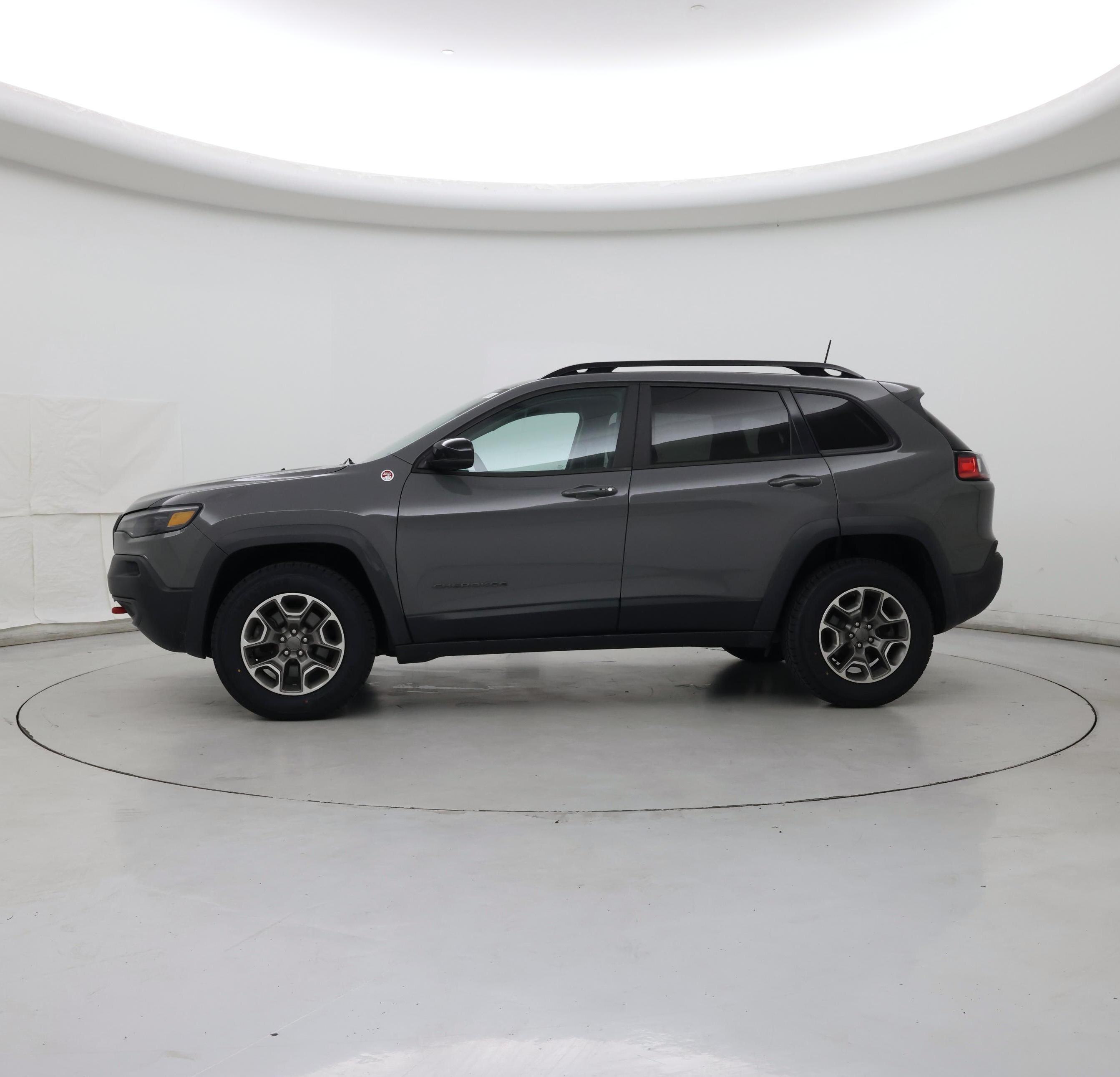 Thumbnail: 2022 Jeep Cherokee - 3