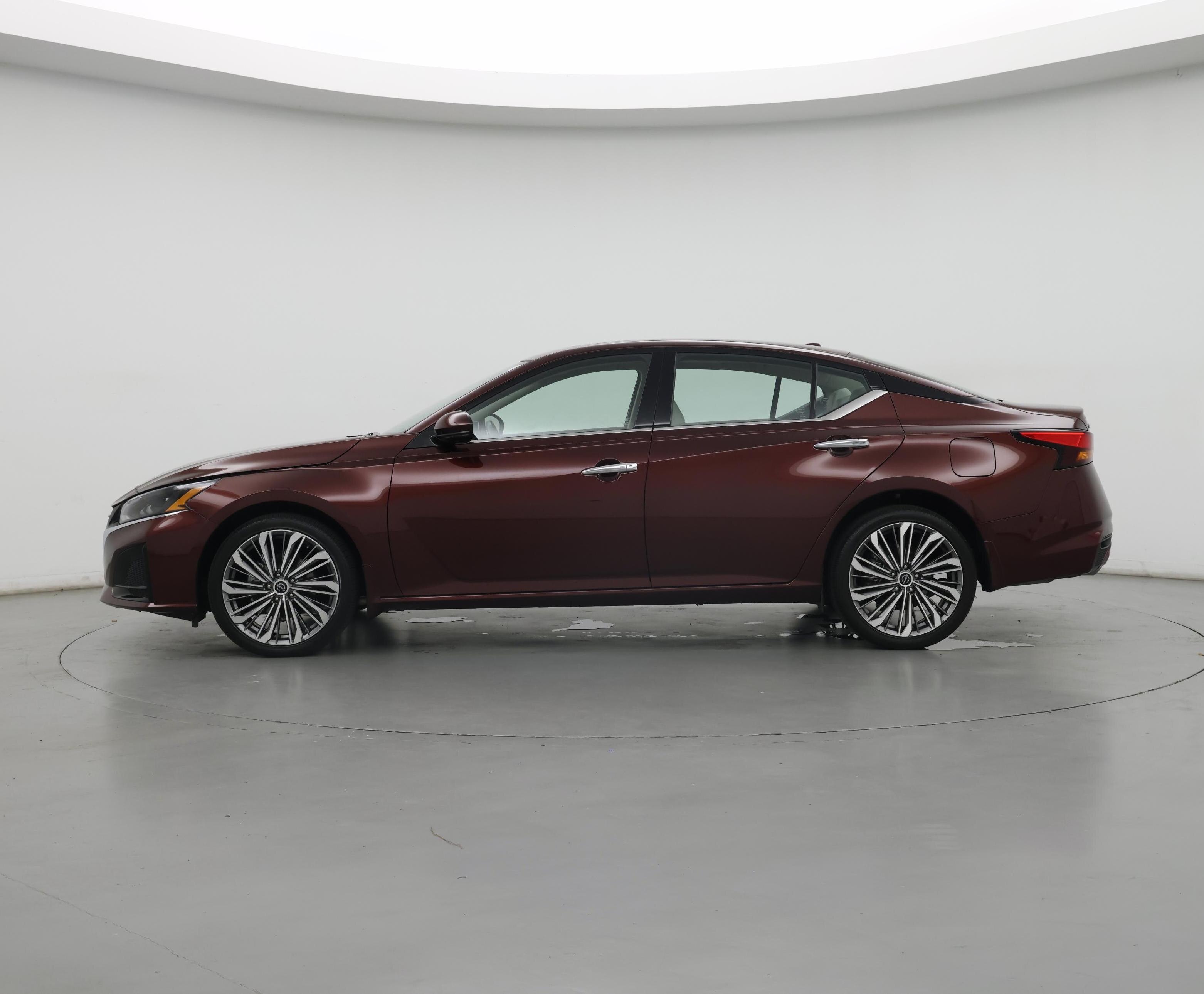 Thumbnail: 2023 Nissan Altima - 3