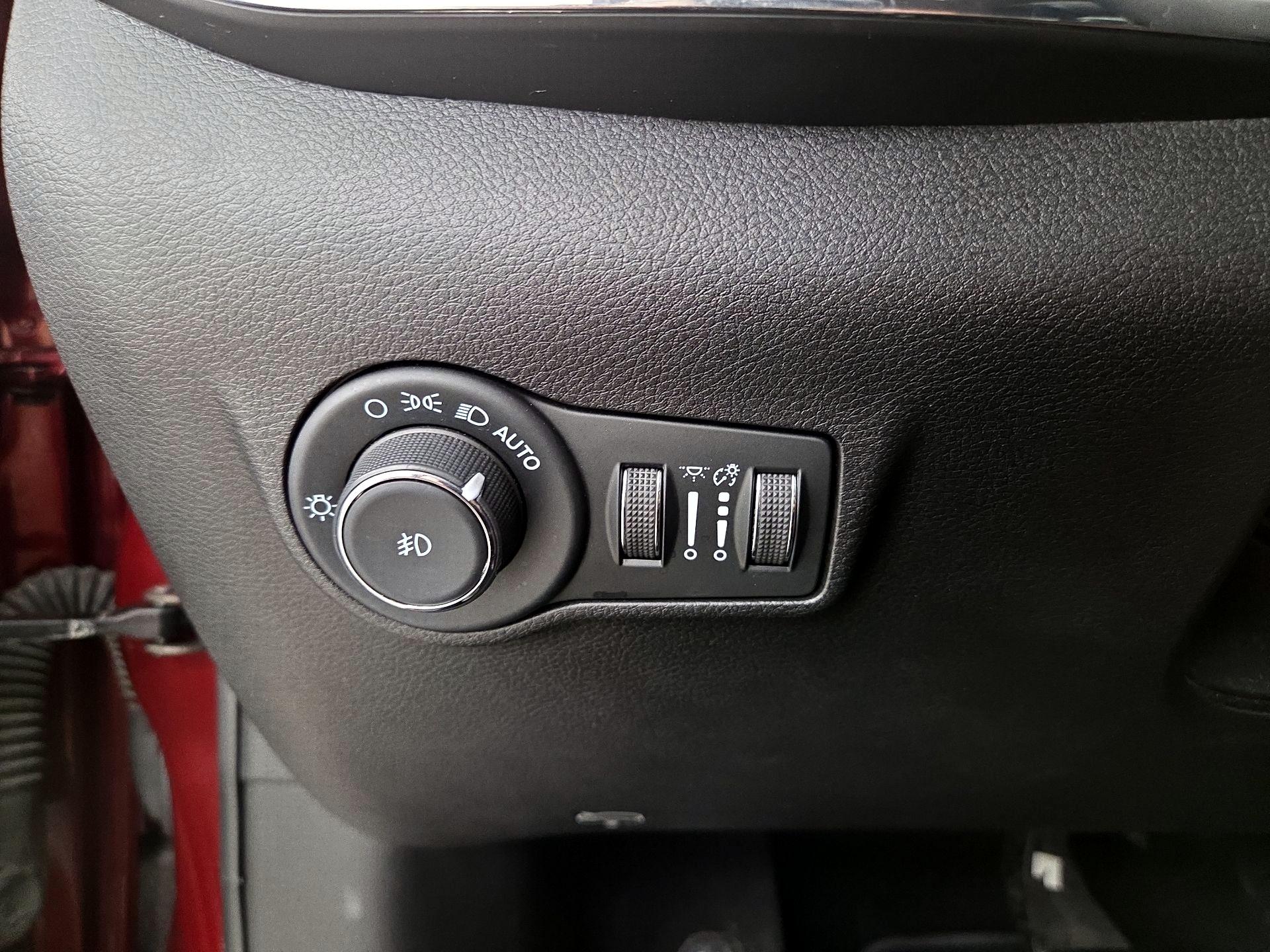 Thumbnail: 2022 Jeep Compass - 13