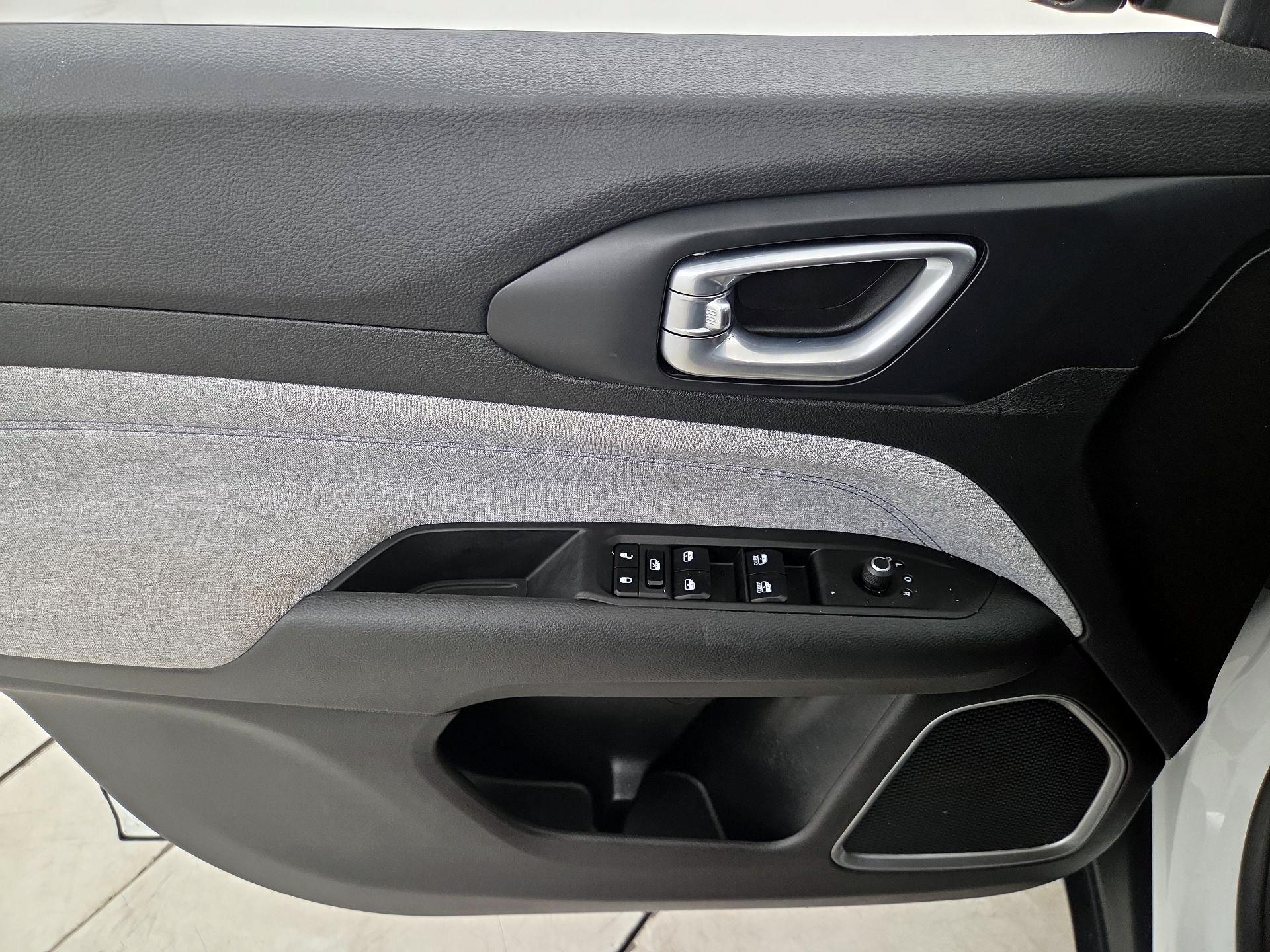 Thumbnail: 2022 Jeep Compass - 12