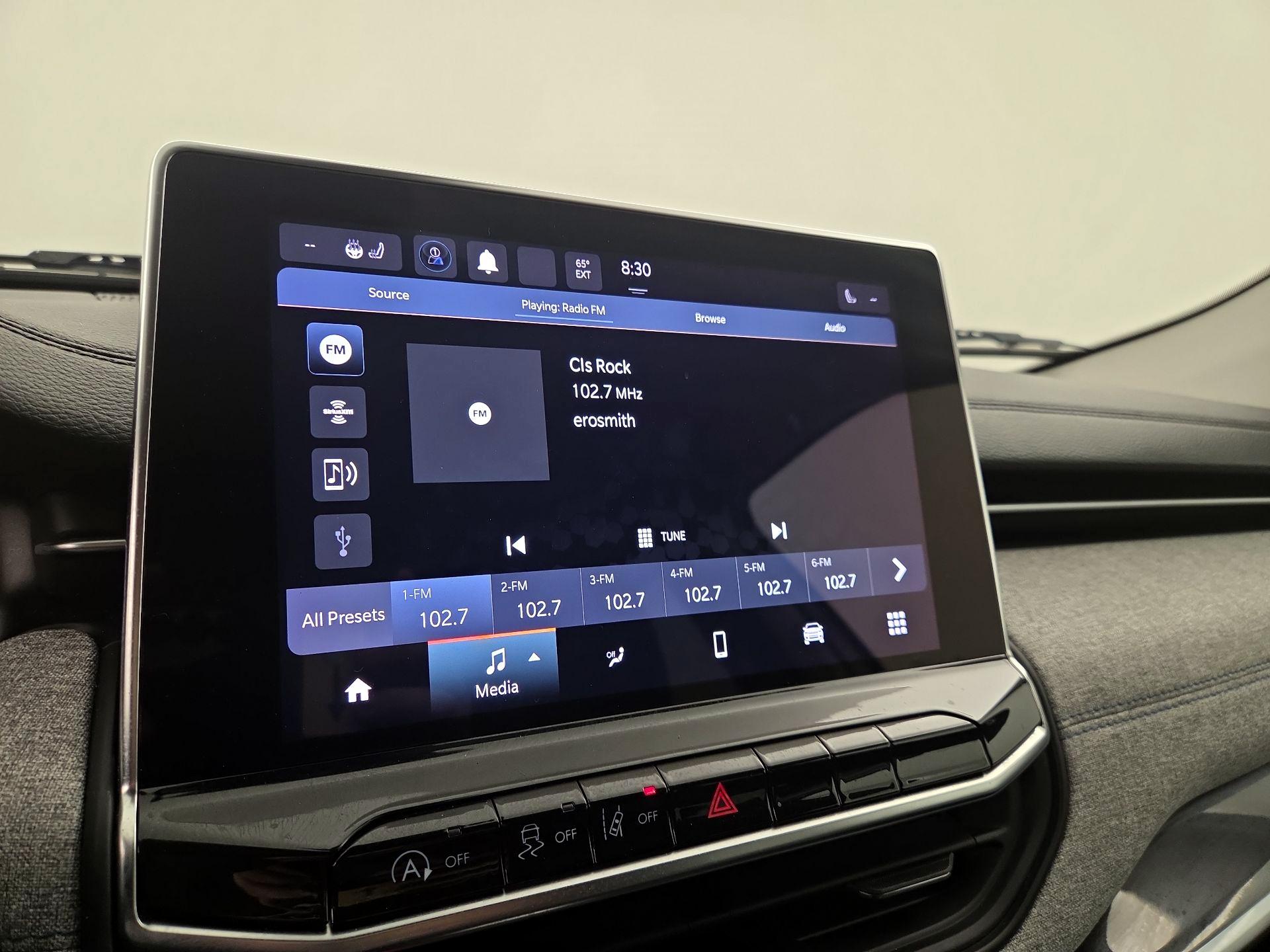 Thumbnail: 2022 Jeep Compass - 15