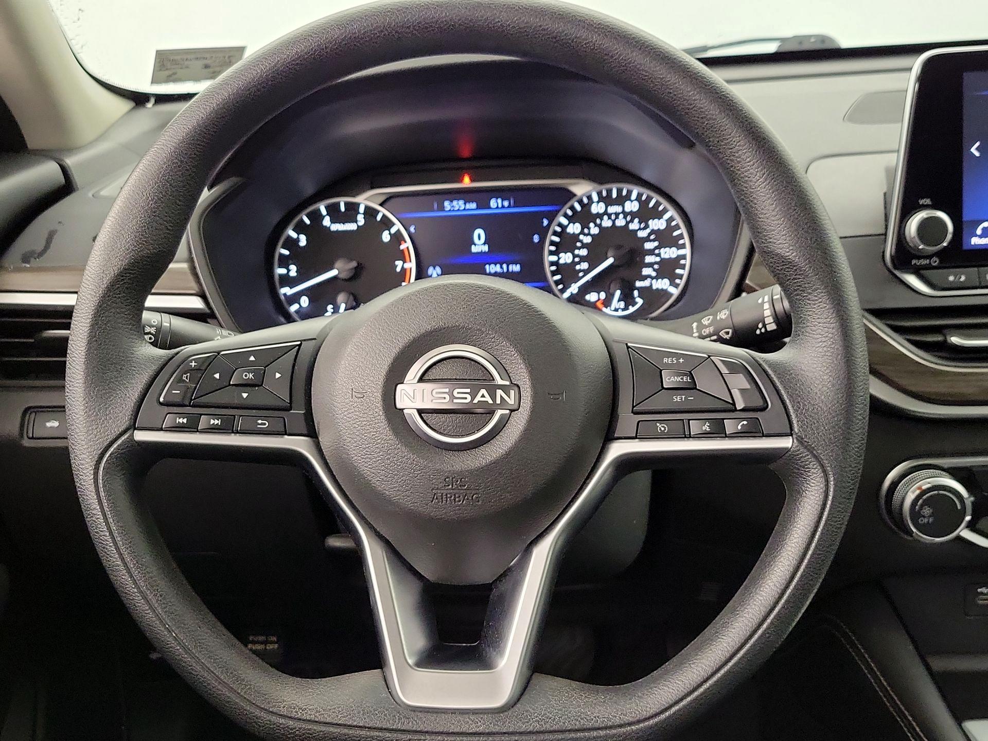 Thumbnail: 2023 Nissan Altima - 10