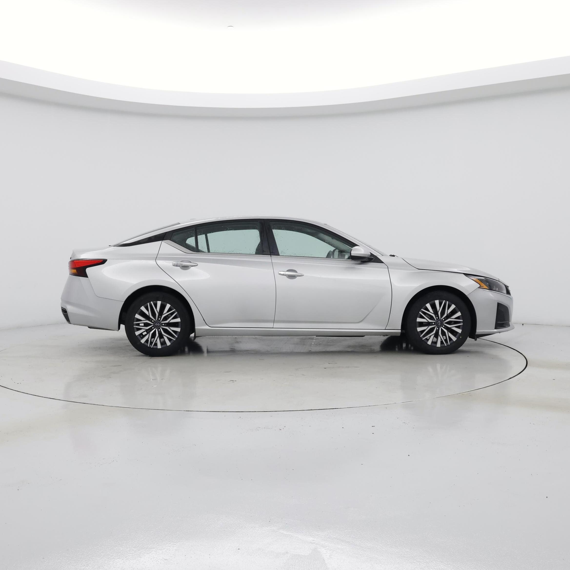 Thumbnail: 2023 Nissan Altima - 7