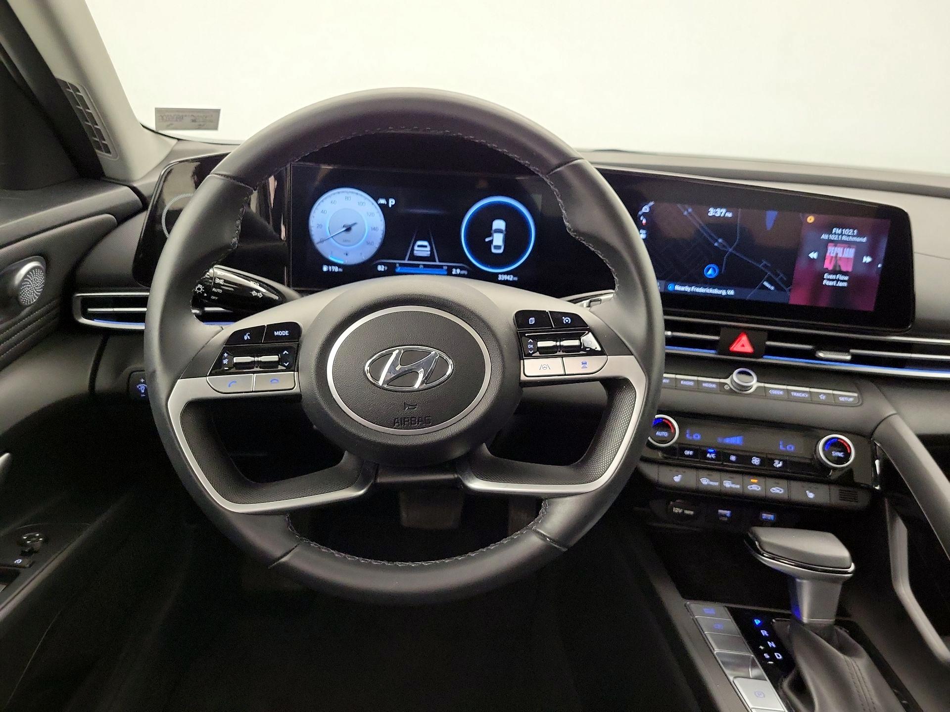 Thumbnail: 2023 Hyundai Elantra - 10