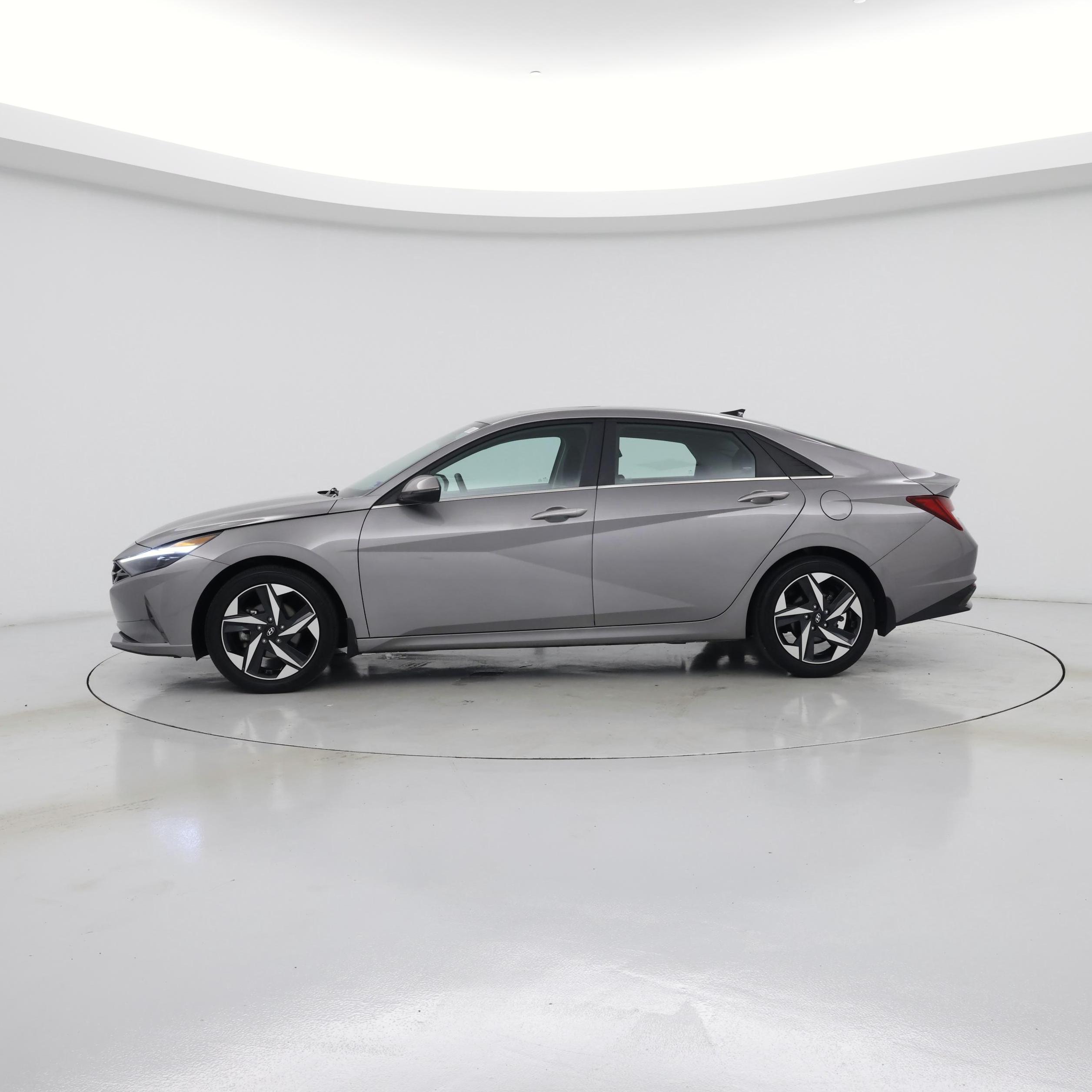 Thumbnail: 2023 Hyundai Elantra - 3