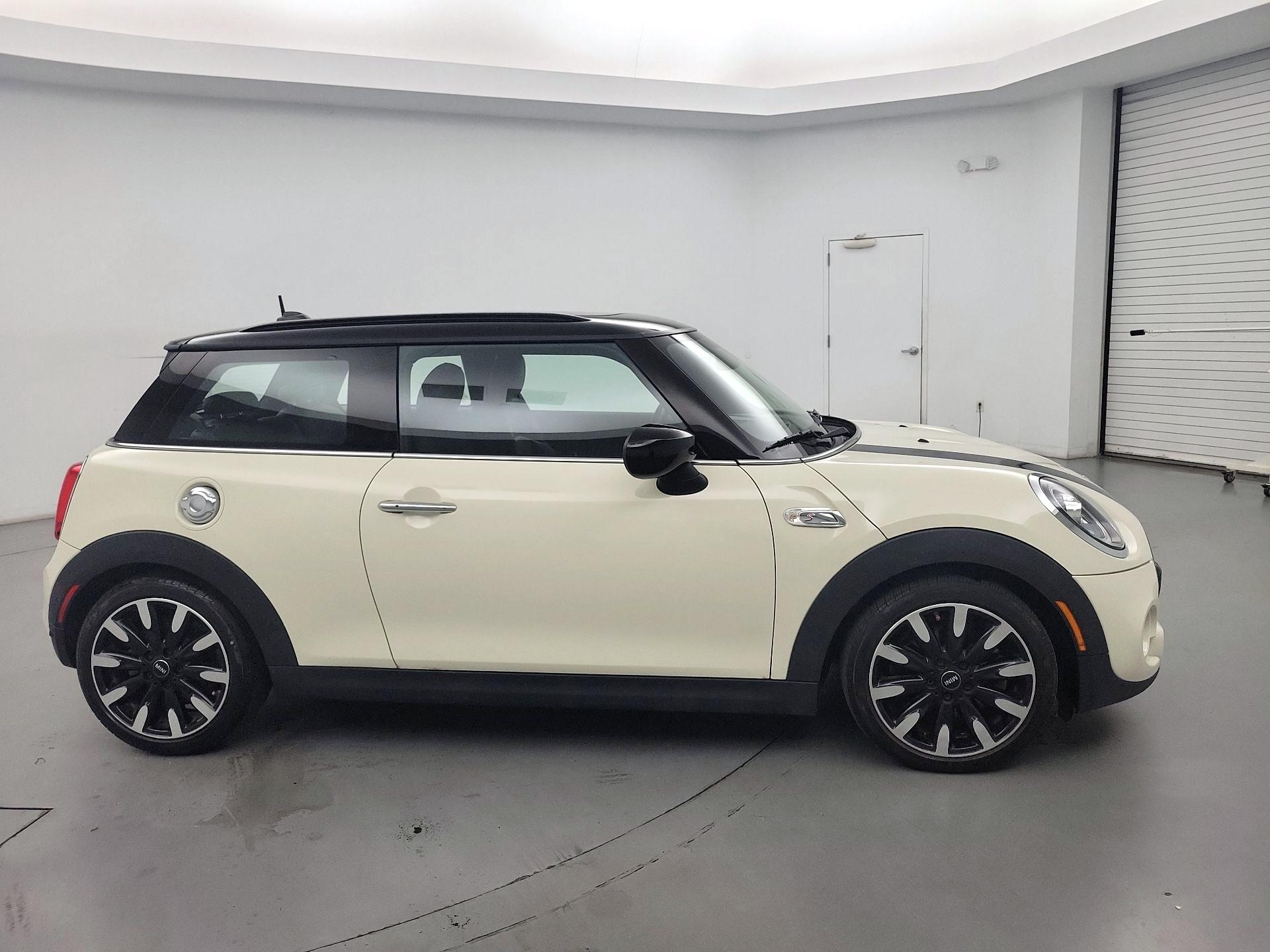 Thumbnail: 2020 MINI Cooper Hardtop - 4