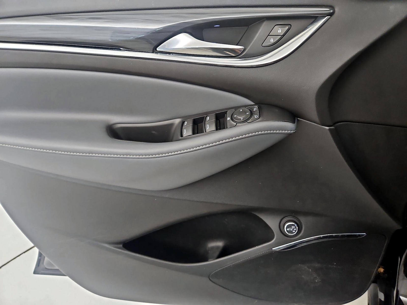 2023 Buick Enclave Essence - Photo 13