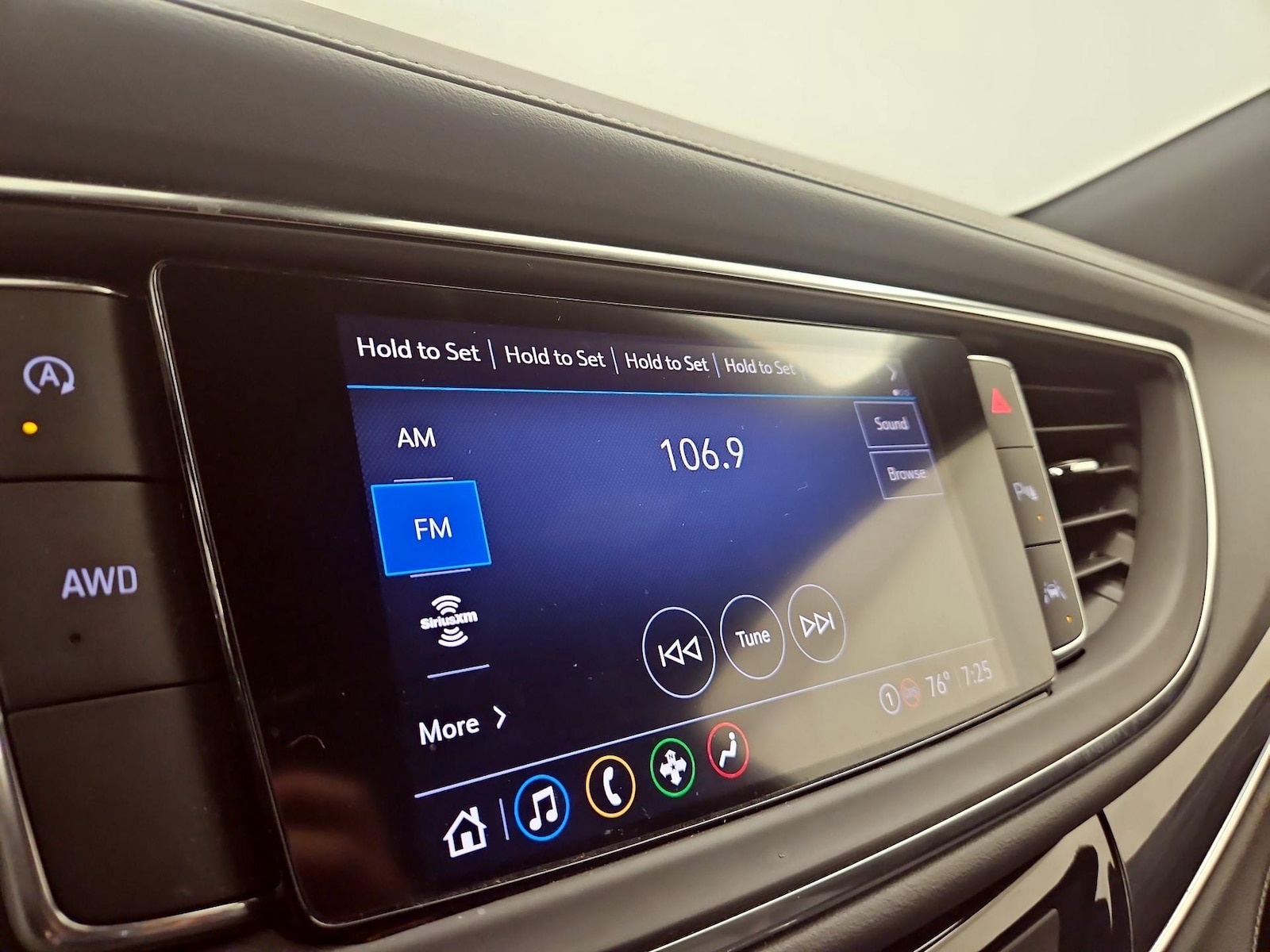 2023 Buick Enclave Essence - Photo 17