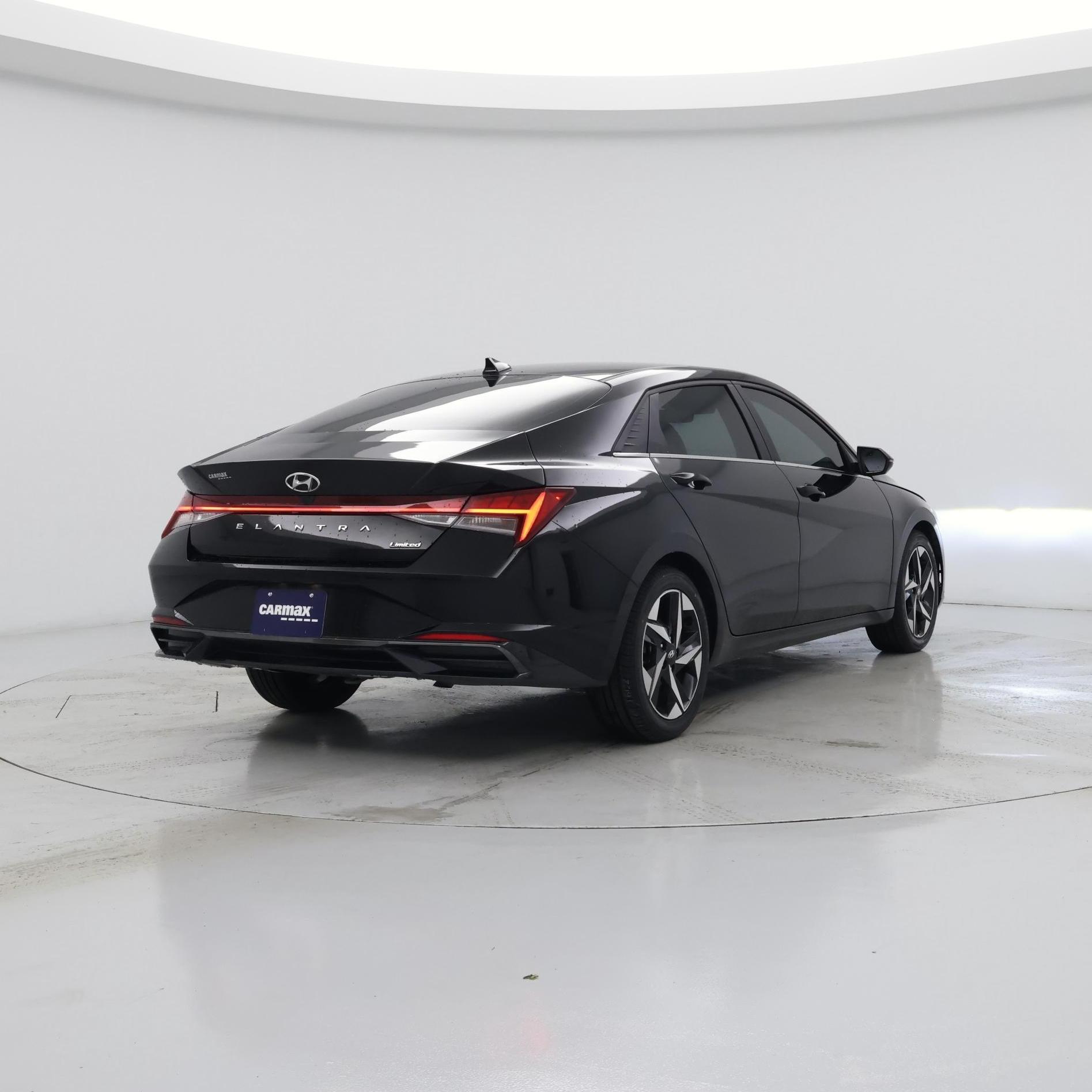 Thumbnail: 2023 Hyundai Elantra - 8