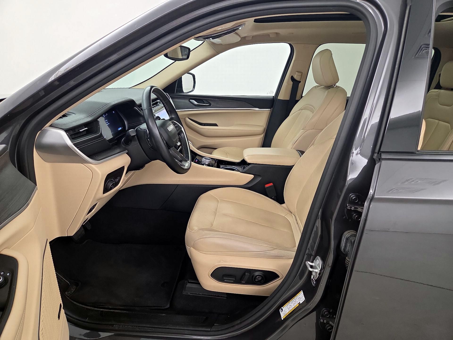 Thumbnail: 2022 Jeep Grand Cherokee L - 11