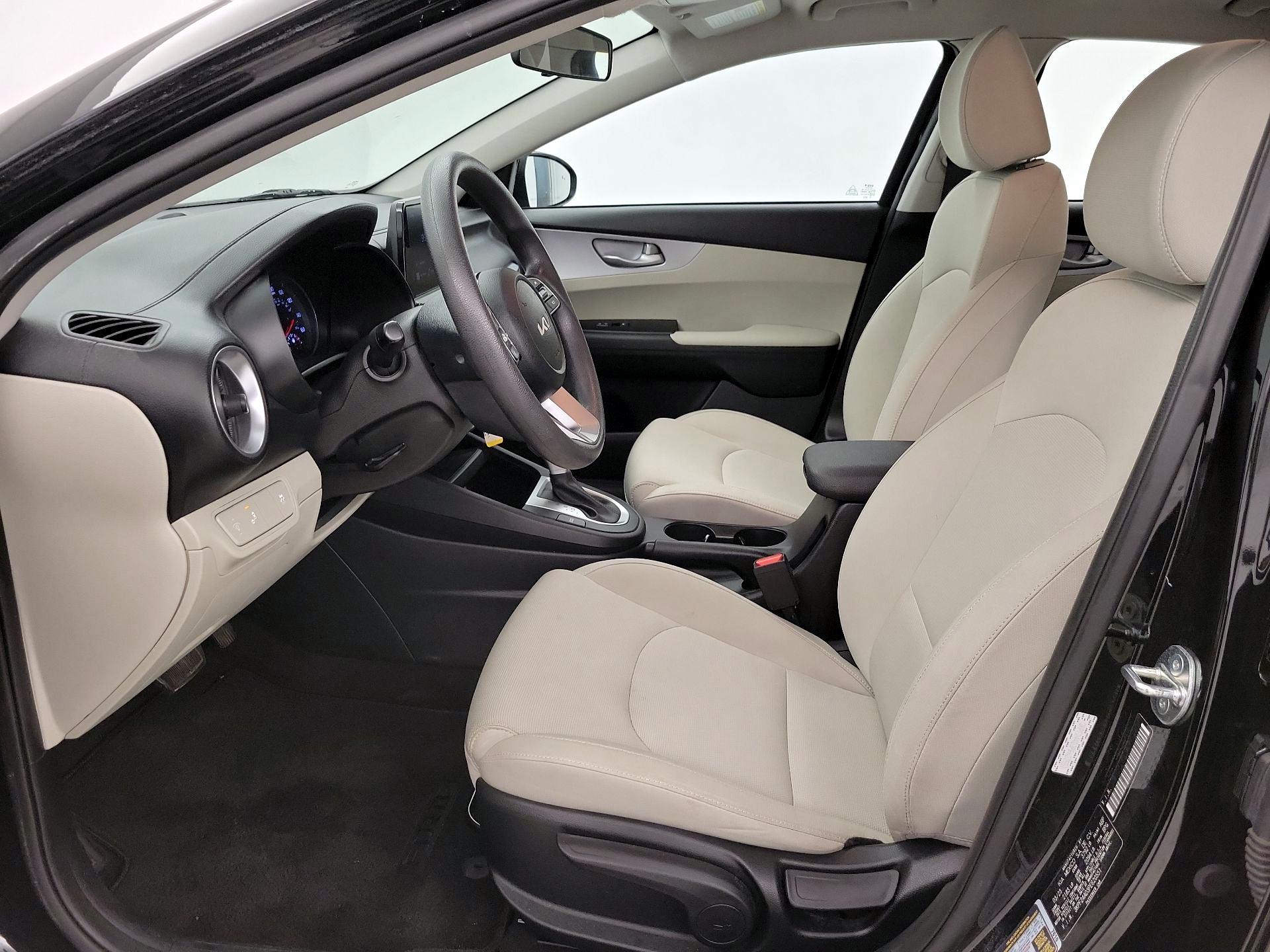 Thumbnail: 2023 Kia Forte - 11