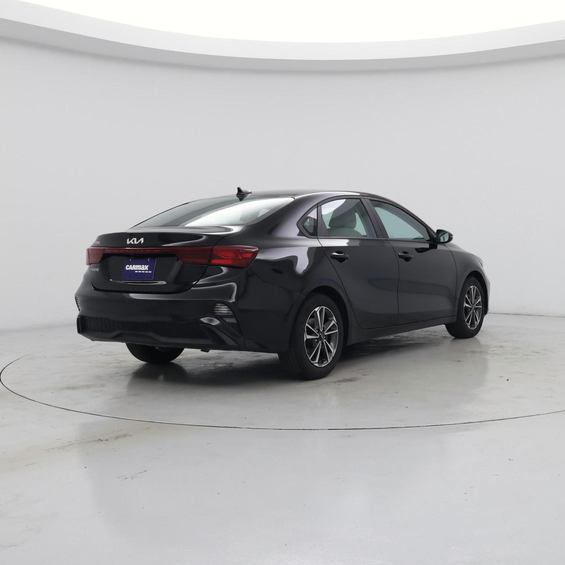 Thumbnail: 2023 Kia Forte - 8