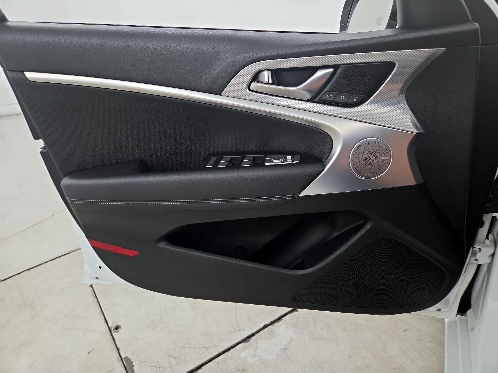 Thumbnail: 2022 Genesis G70 - 12