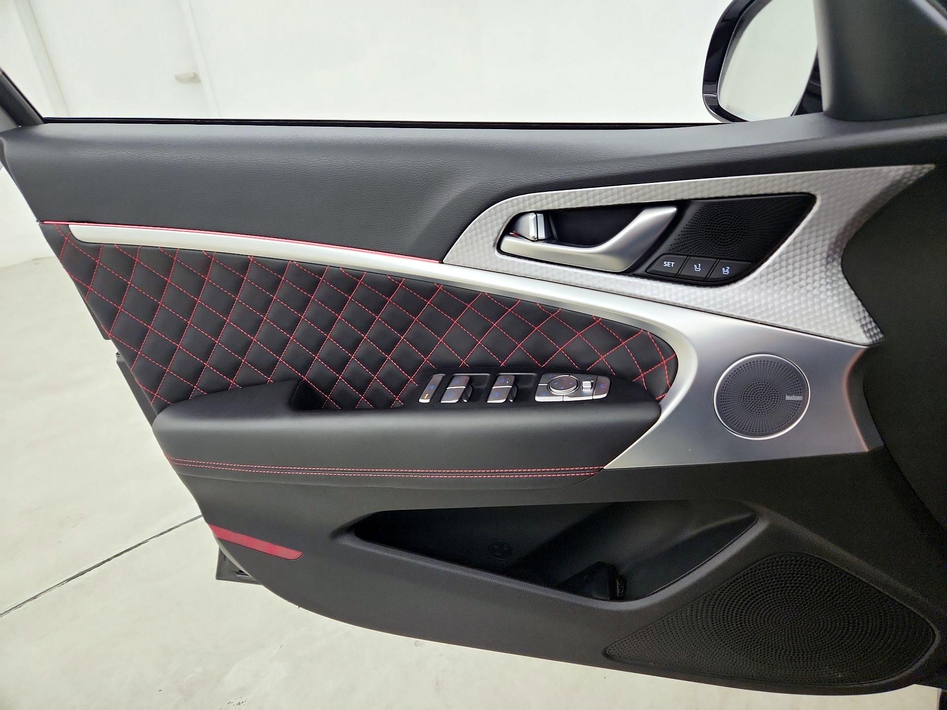 Thumbnail: 2023 Genesis G70 - 12