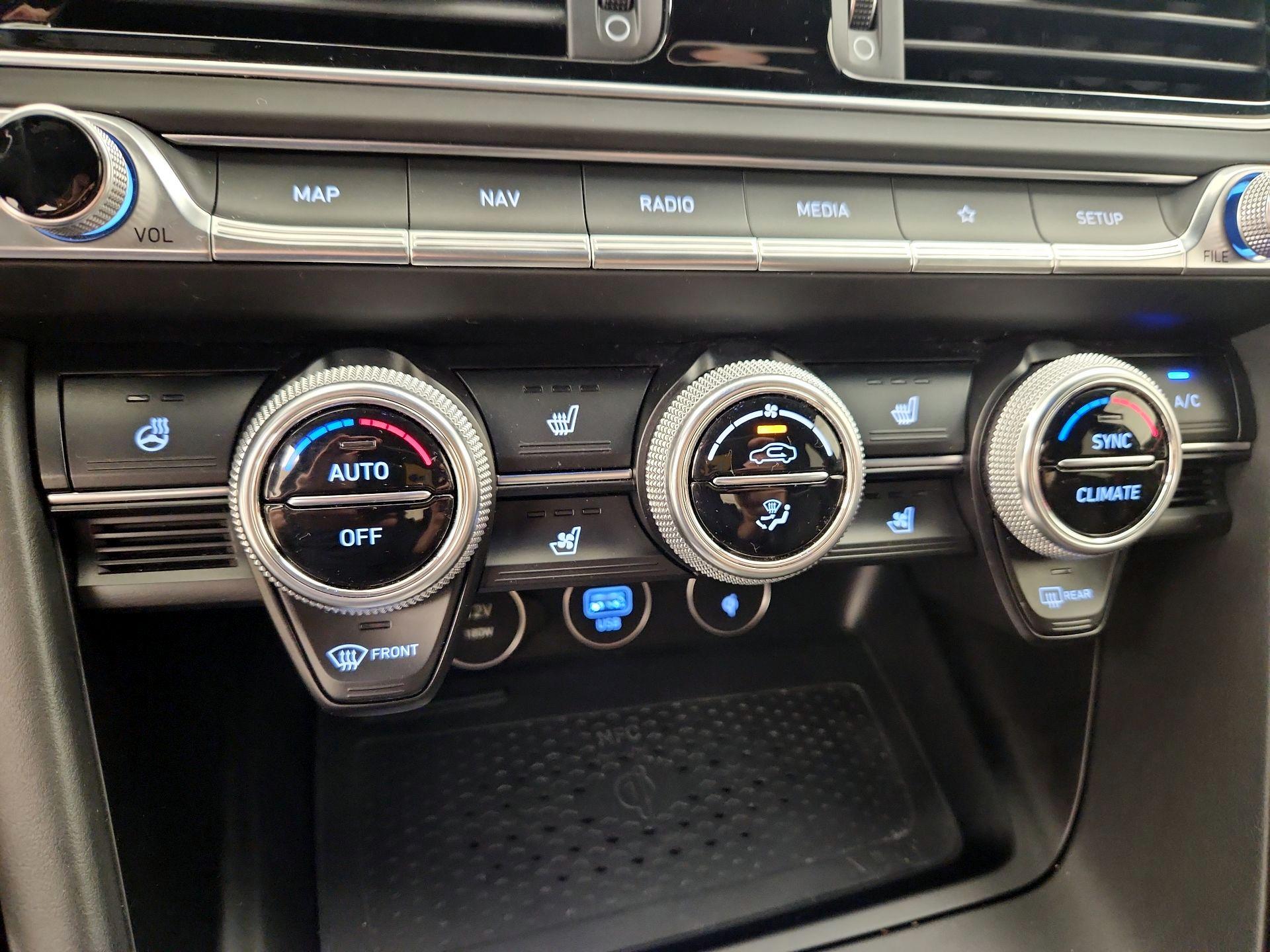 Thumbnail: 2023 Genesis G70 - 17