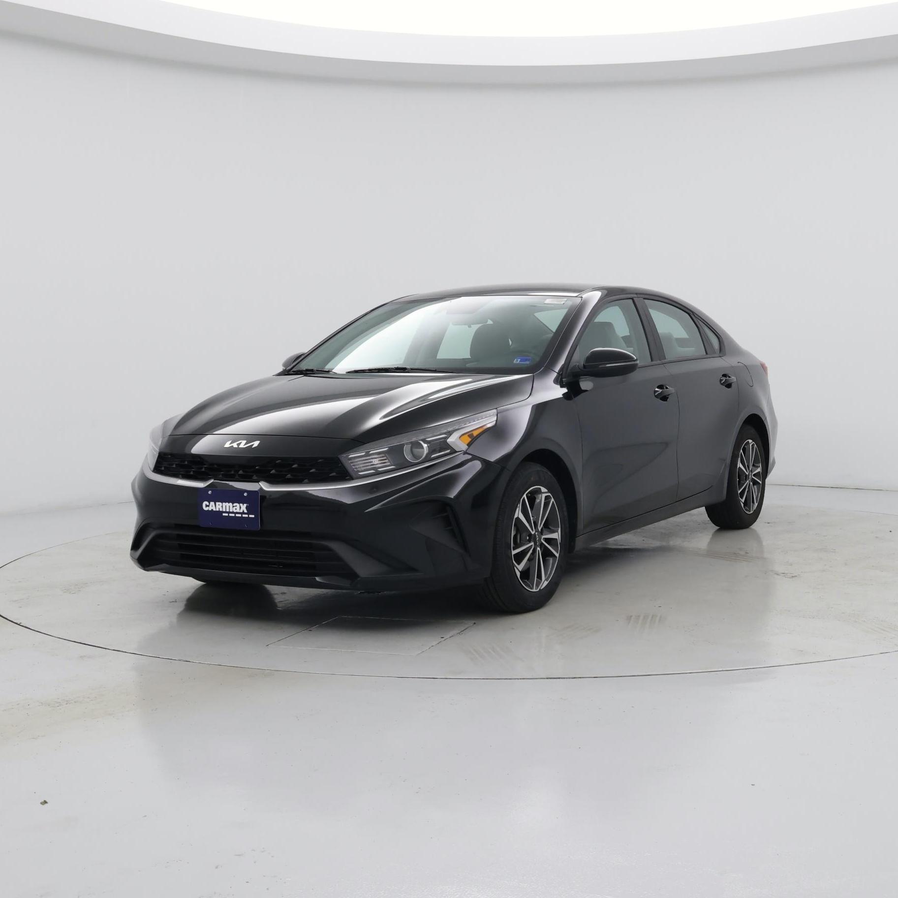 Thumbnail: 2023 Kia Forte - 4