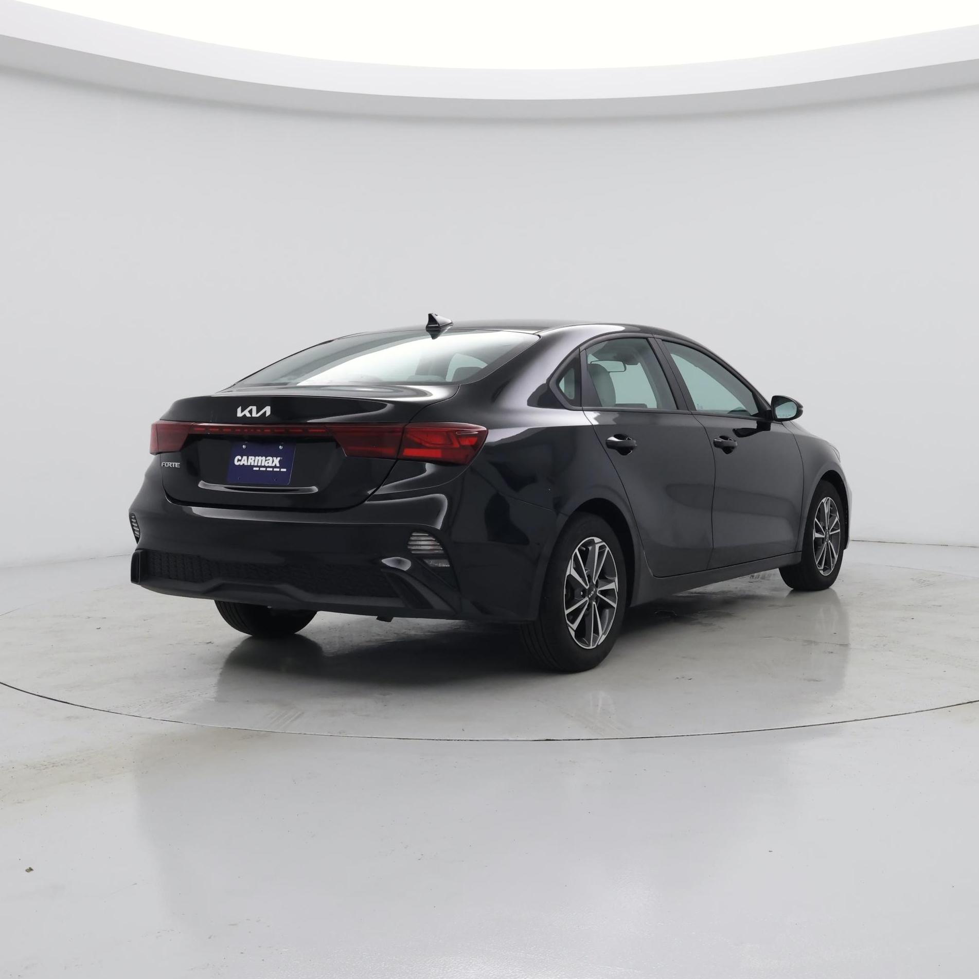 Thumbnail: 2023 Kia Forte - 8