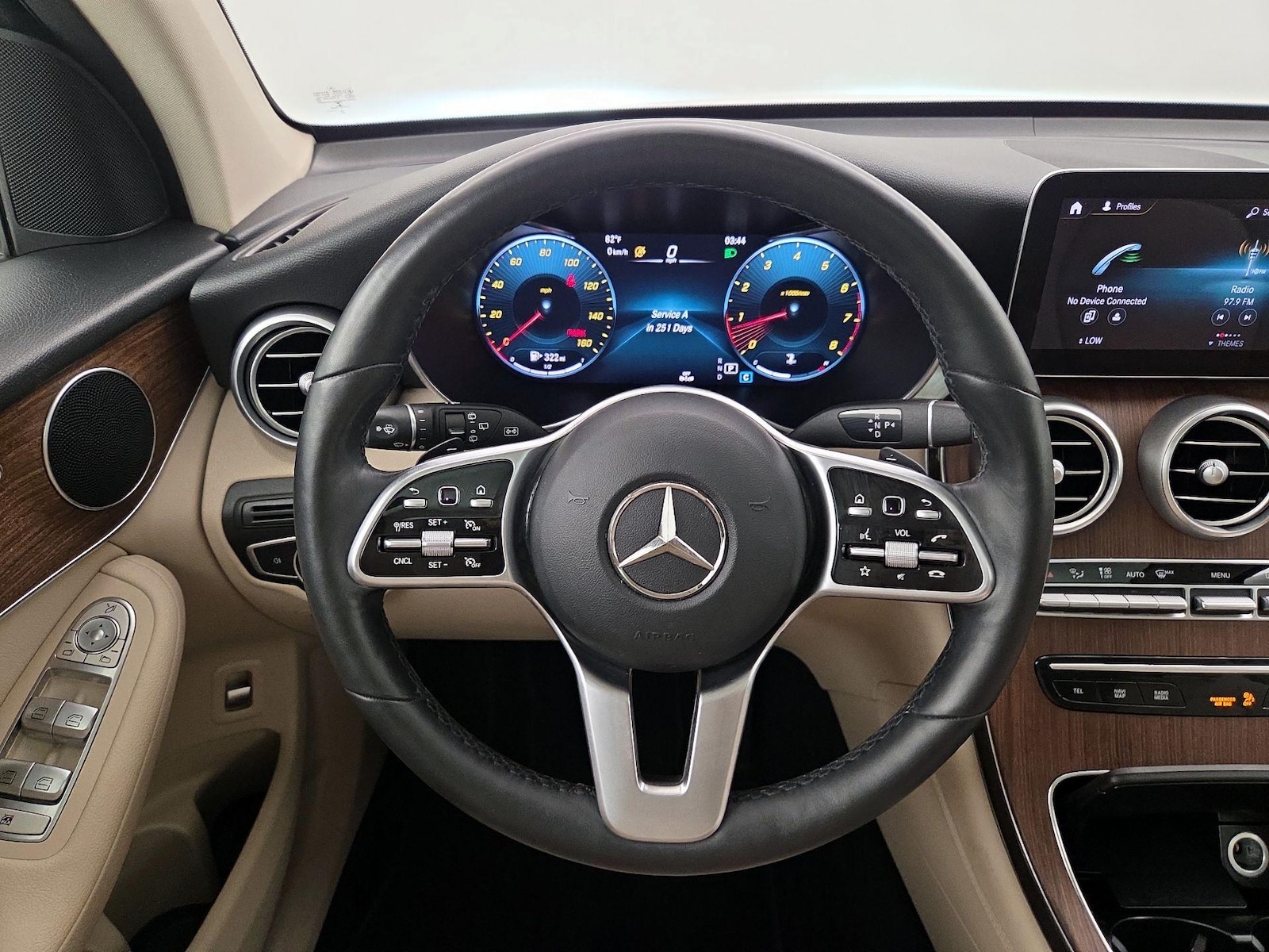 2021 Mercedes-Benz GLC GLC300 - Photo 11