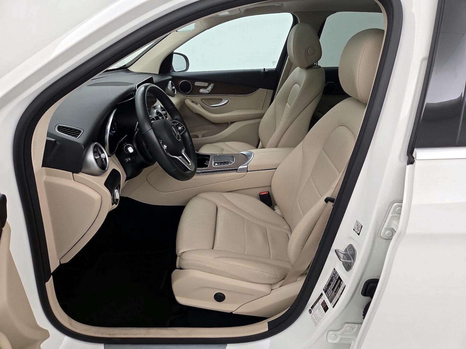 2021 Mercedes-Benz GLC GLC300 - Photo 12