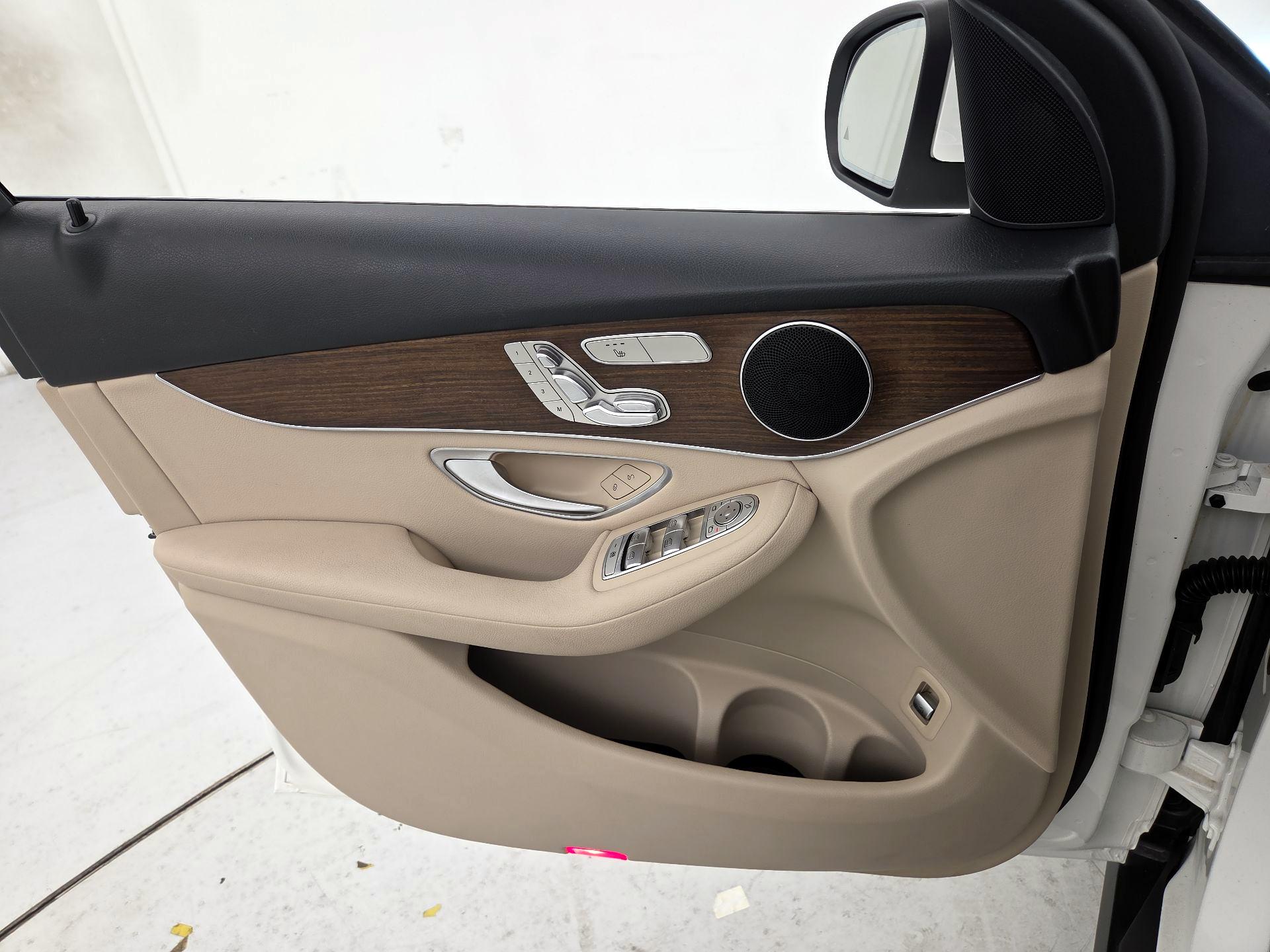 Thumbnail: 2021 Mercedes-Benz GLC - 12
