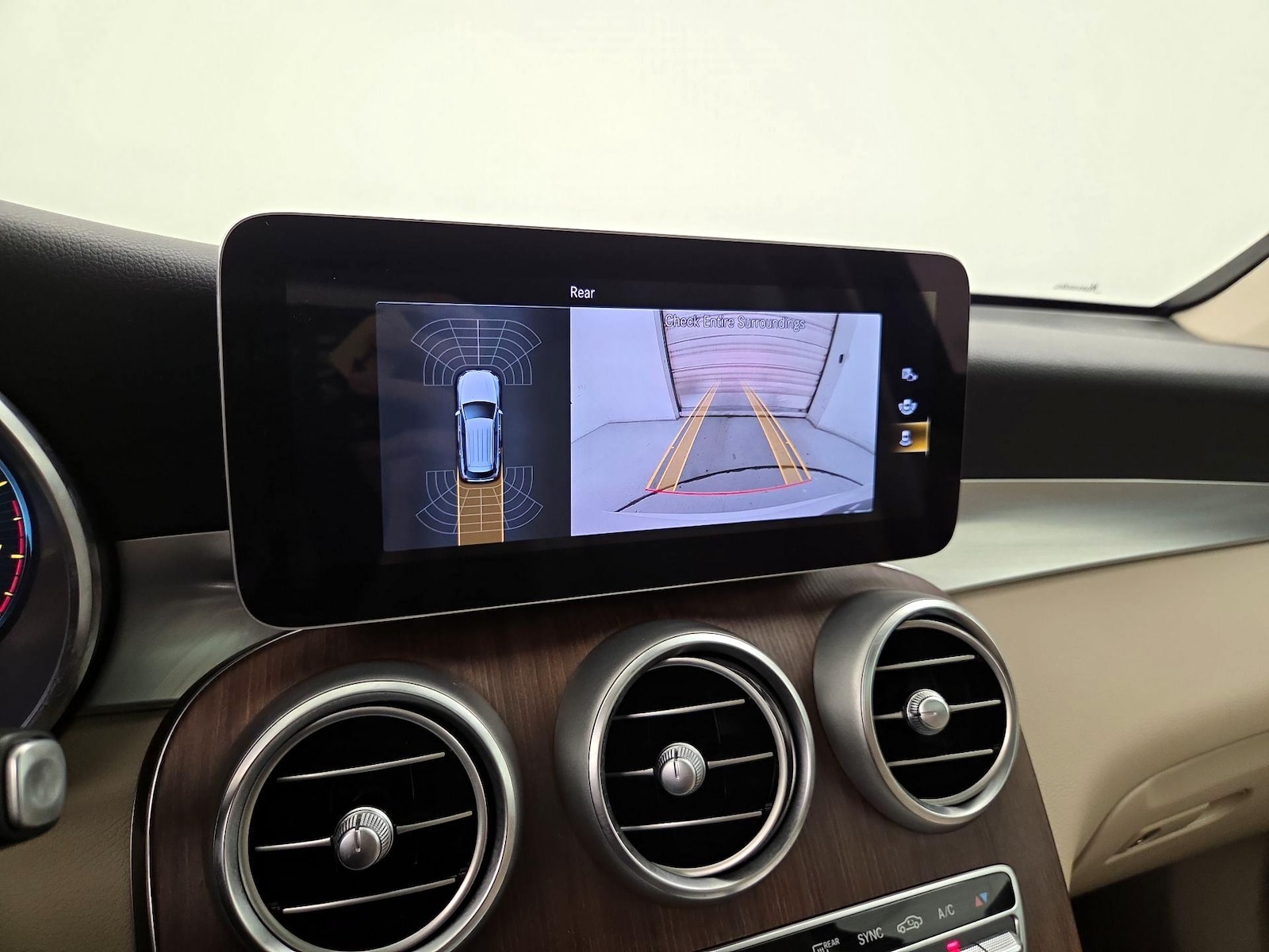 2021 Mercedes-Benz GLC GLC300 - Photo 15