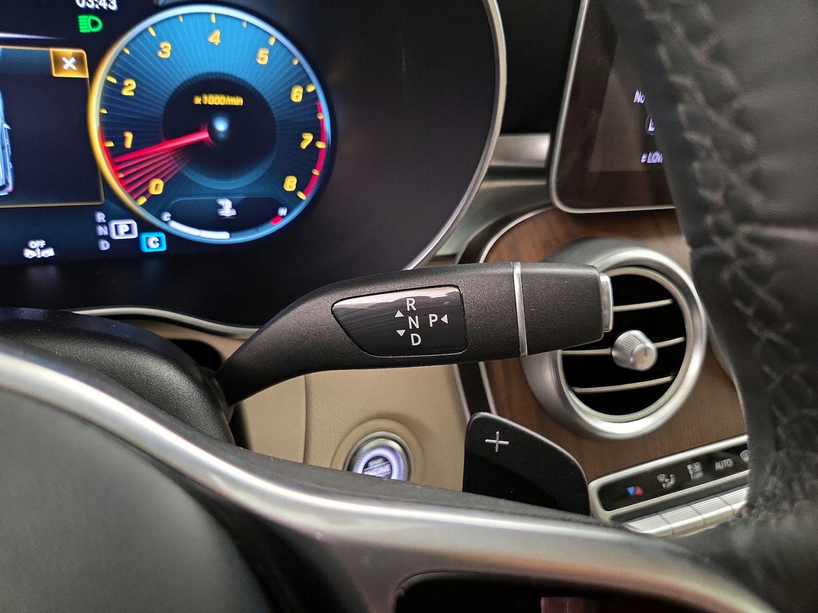 2021 Mercedes-Benz GLC GLC300 - Photo 18