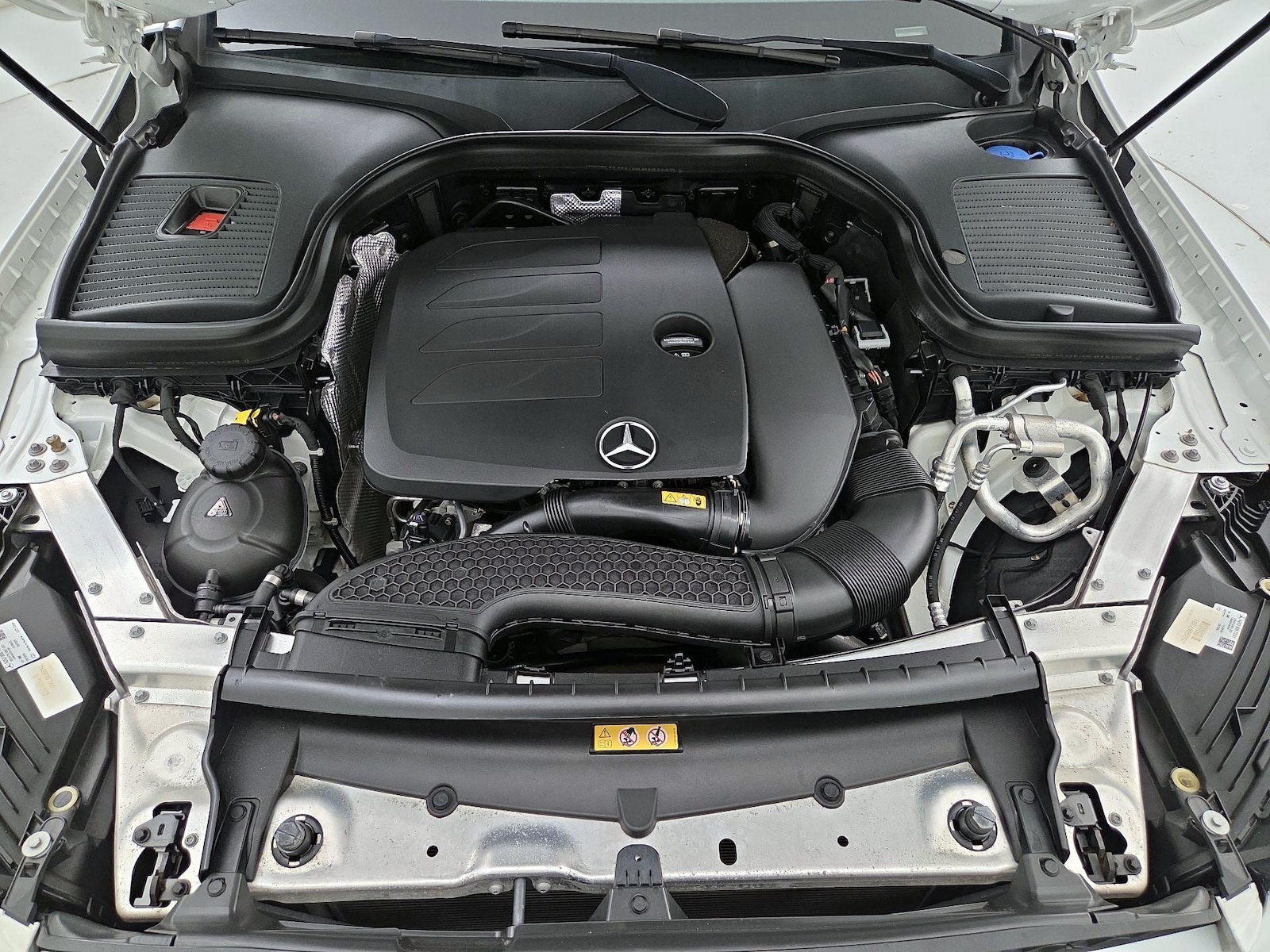 2021 Mercedes-Benz GLC GLC300 - Photo 23