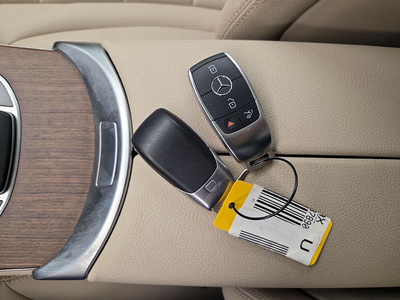 2021 Mercedes-Benz GLC GLC300 - Photo 24