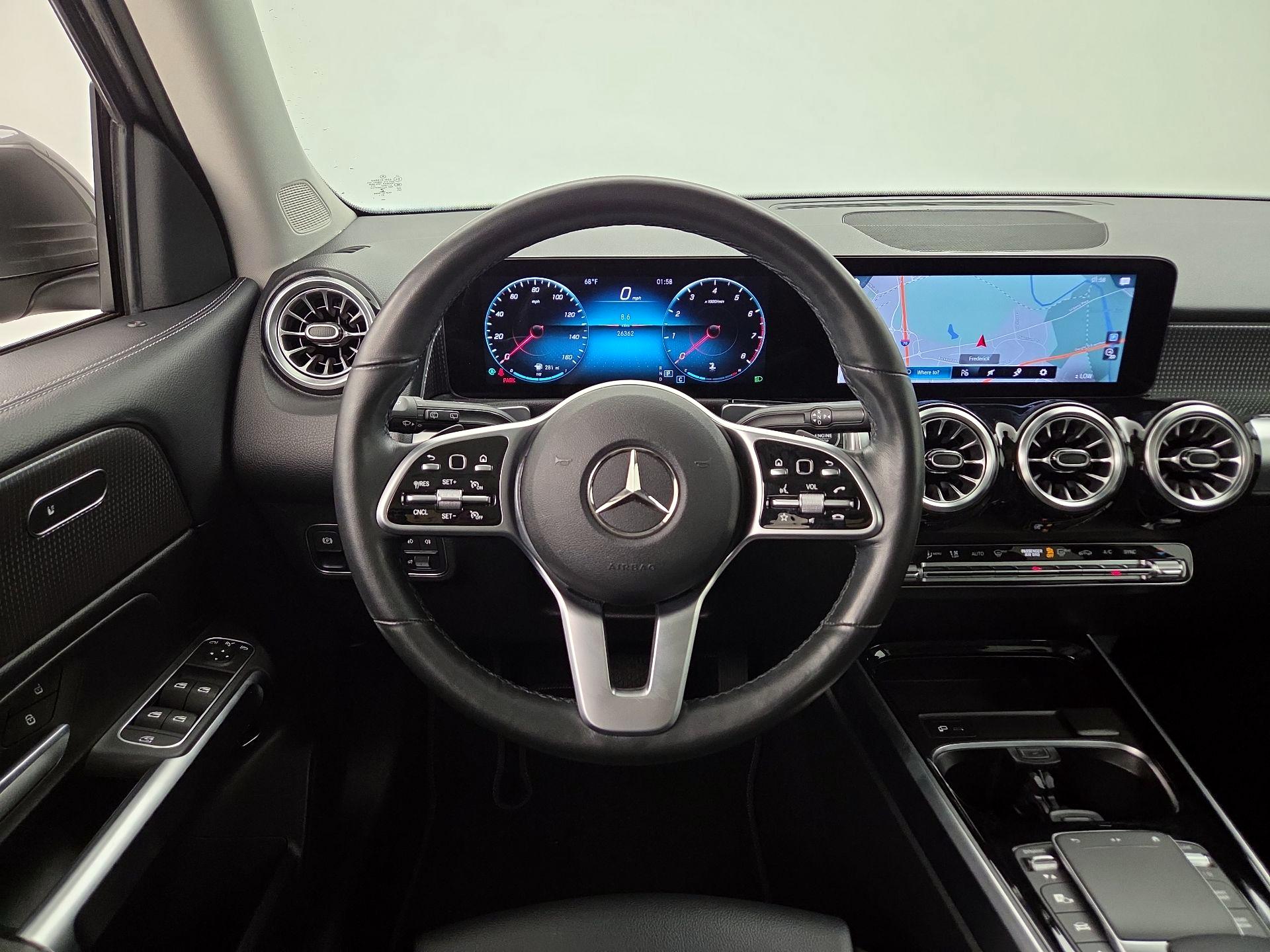 Thumbnail: 2022 Mercedes-Benz GLB - 10