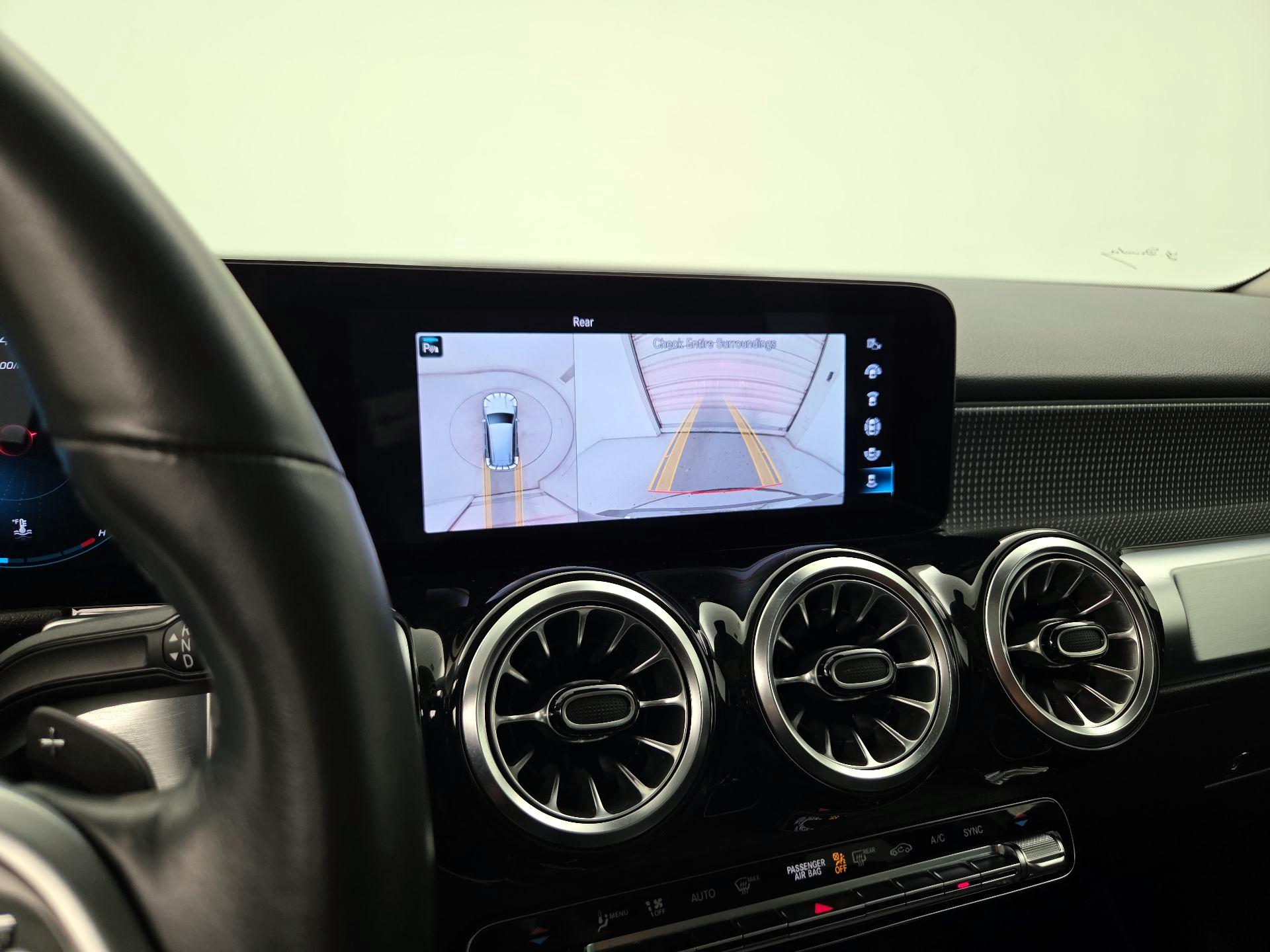 Thumbnail: 2022 Mercedes-Benz GLB - 15