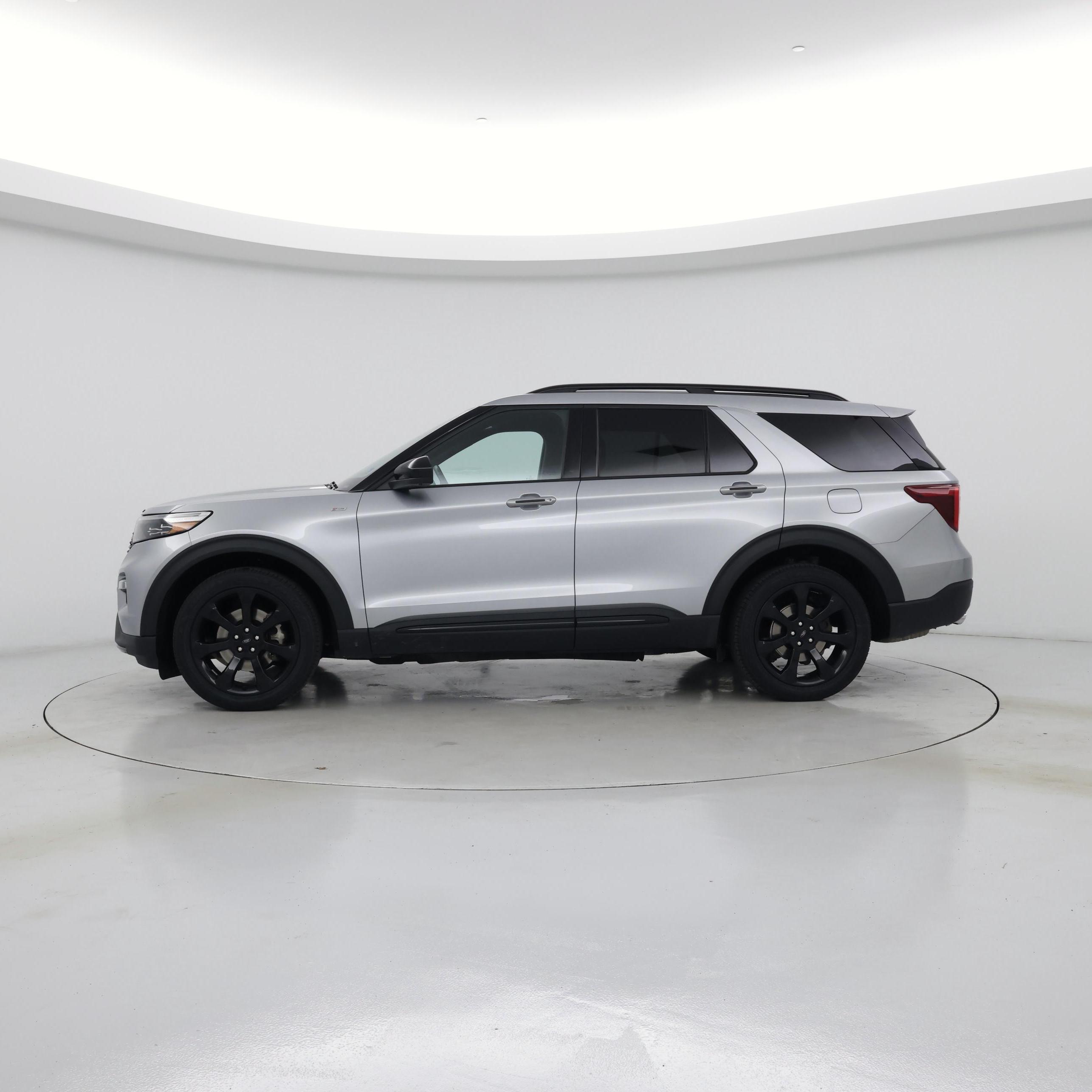 Thumbnail: 2022 Ford Explorer - 3